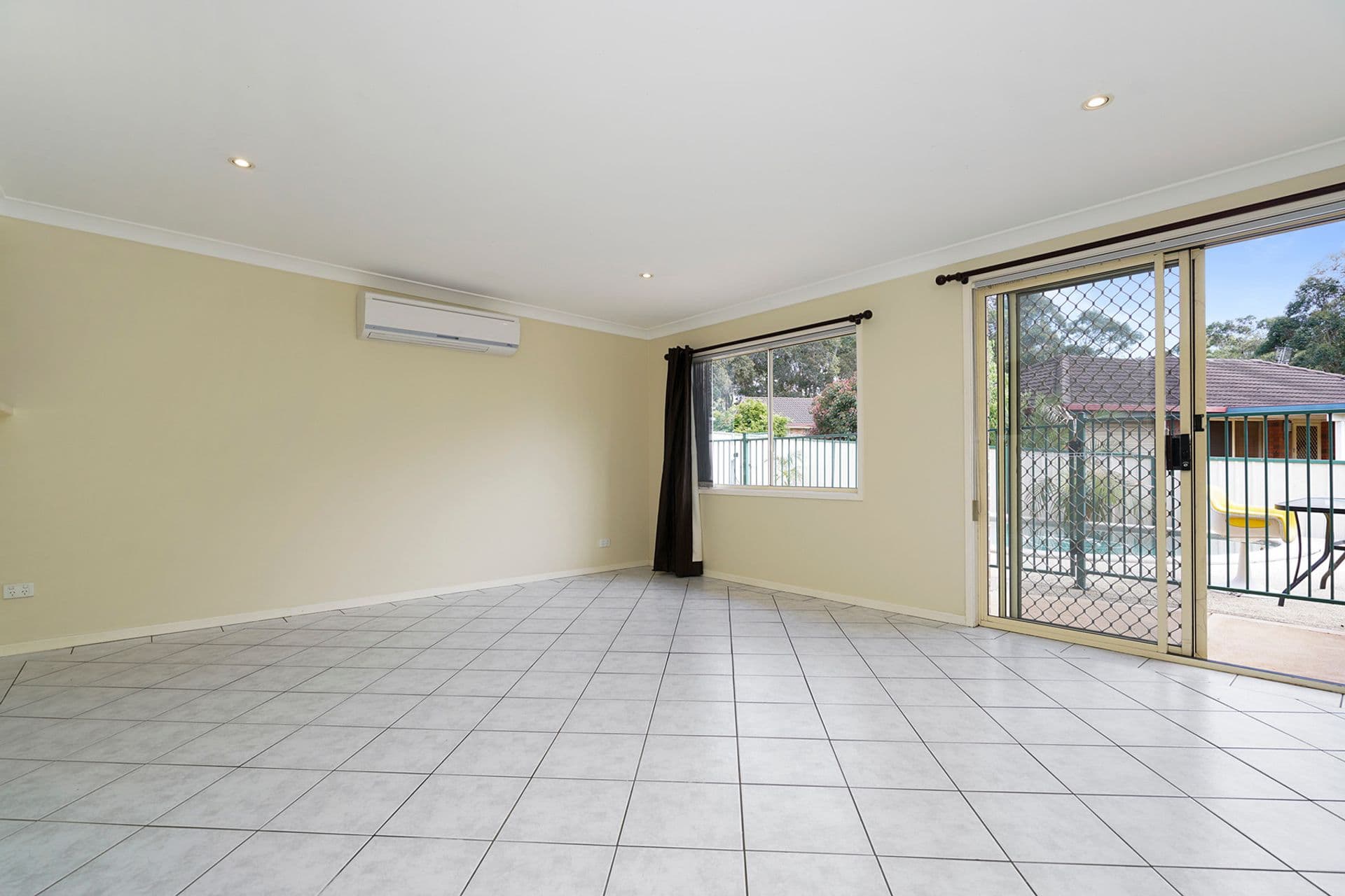 2 Oliver Place, Wallsend, NSW, 2287, Wallsend - Thumbnail 3
