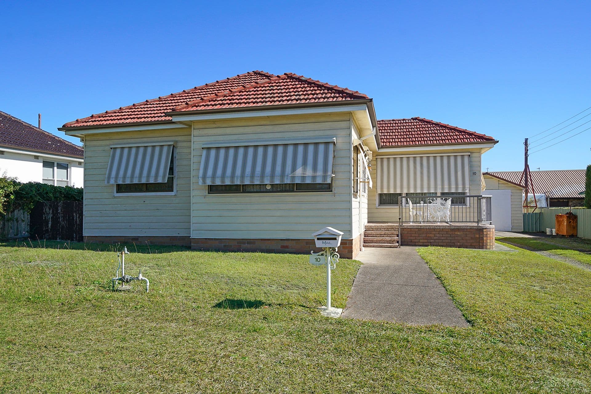 10 Crest Road, Wallsend, NSW, 2287, Wallsend - Thumbnail 2