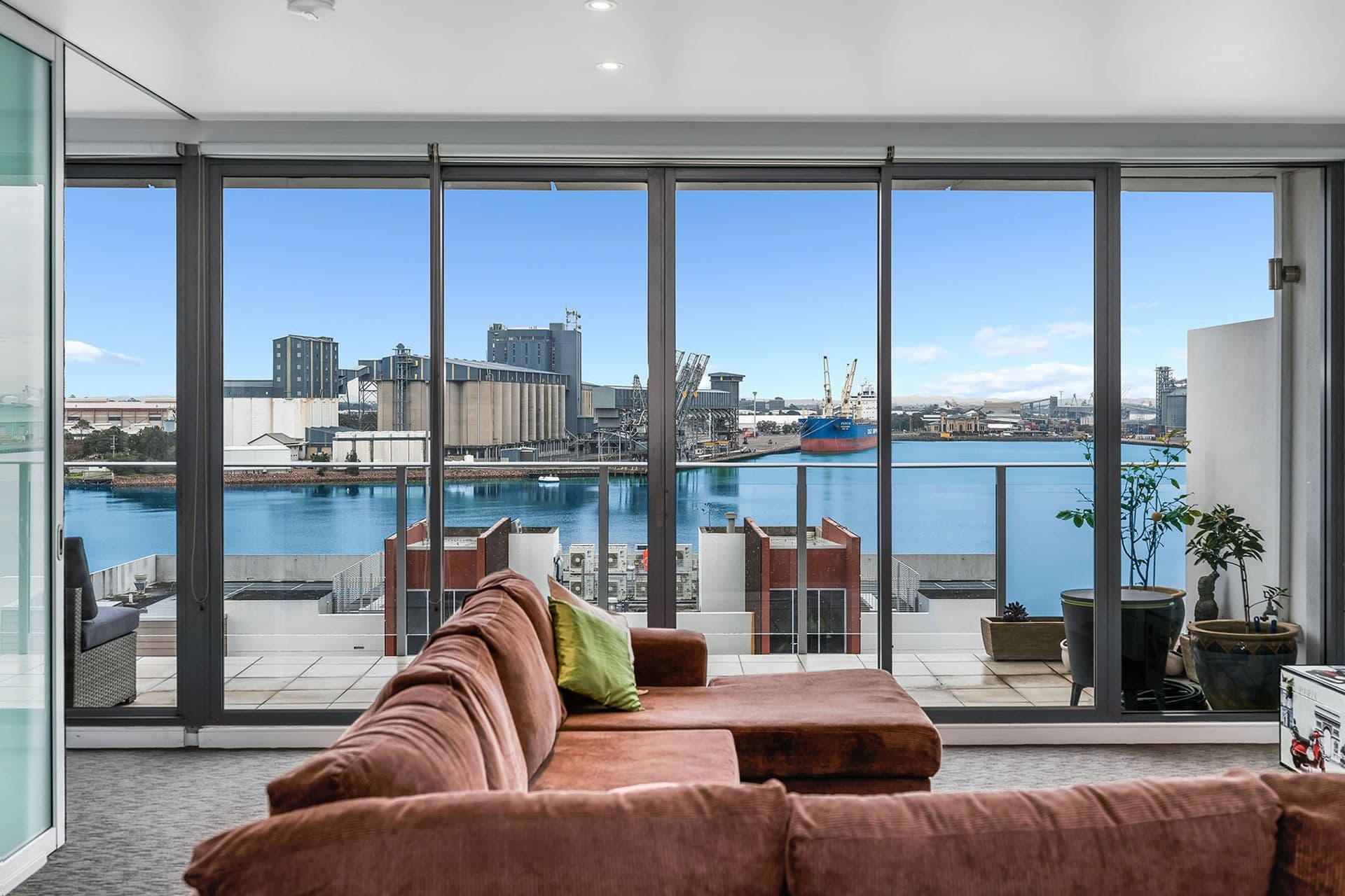 703/4 Honeysuckle Drive, Newcastle, NSW, 2300, Newcastle - Thumbnail 2