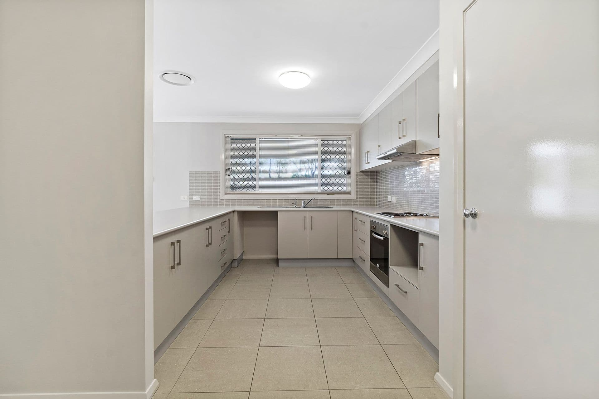 18 Moxey Close, Raymond Terrace, NSW, 2324, Raymond Terrace - Thumbnail 4