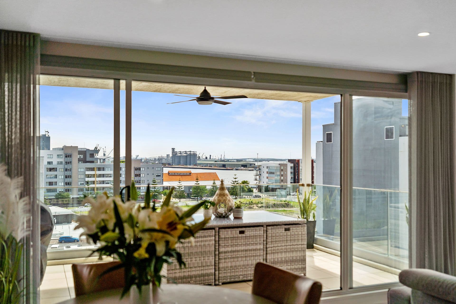 702/489 Hunter Street, Newcastle, NSW, 2300, Newcastle - Thumbnail 2