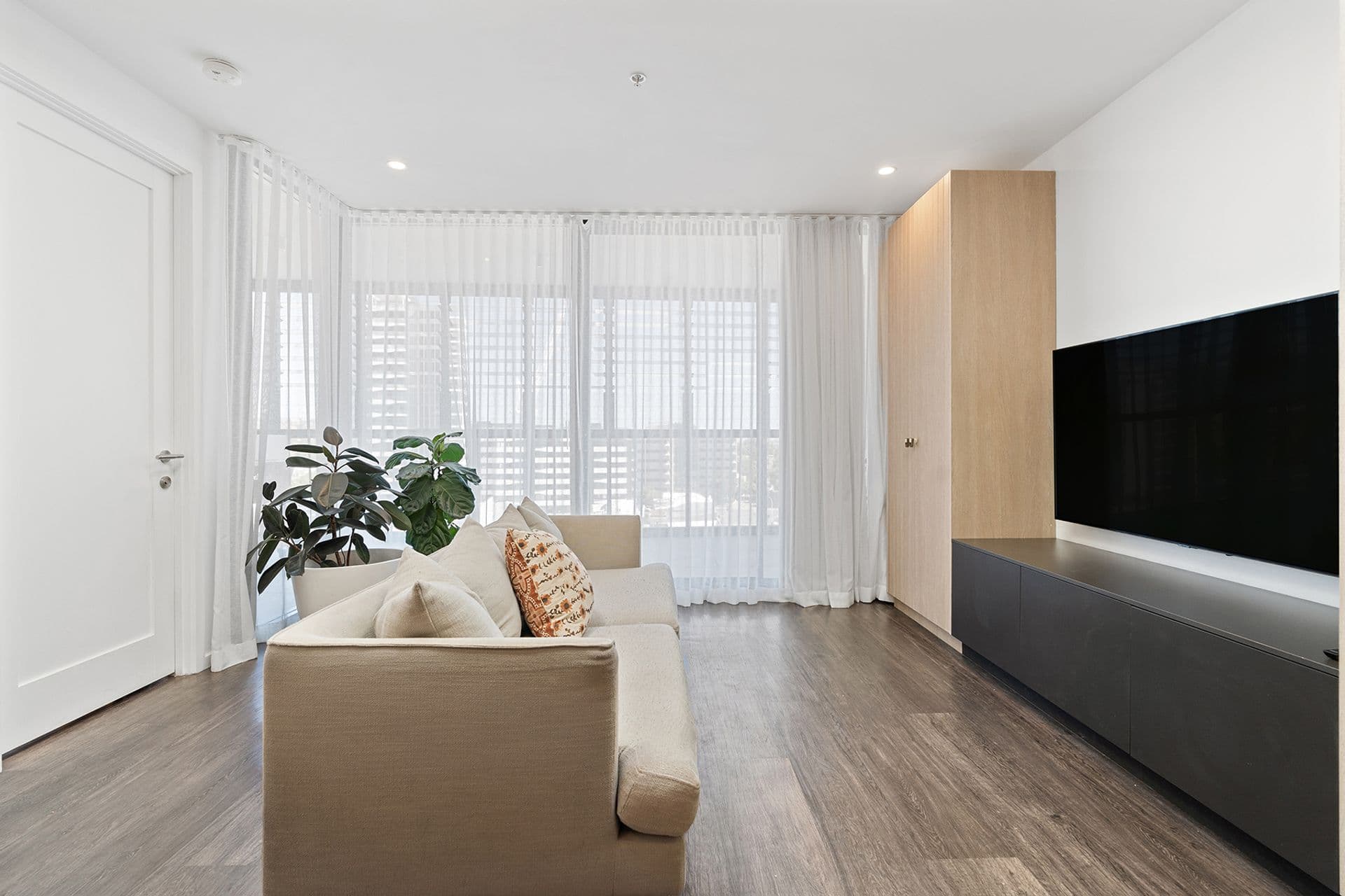 909/10 Worth Place, Newcastle, NSW, 2300, Newcastle - Thumbnail 2