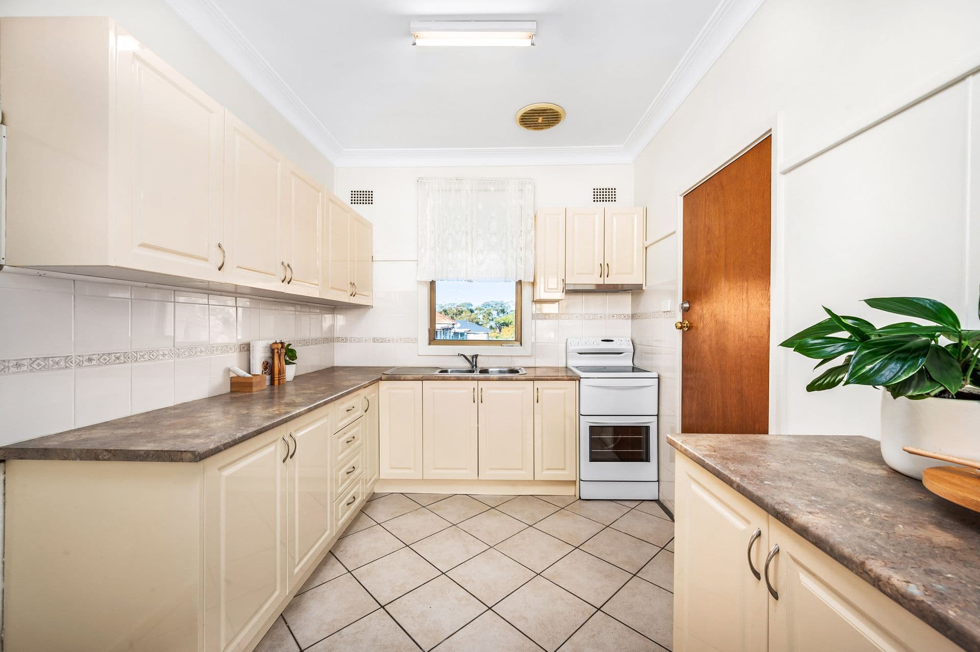 16 Park Street, Charlestown, NSW, 2290, Charlestown - Thumbnail 2