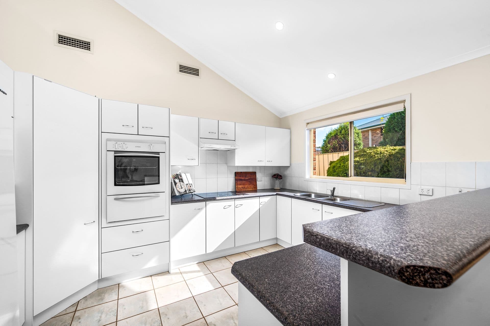 3 Tarcoola Close, Belmont North, NSW, 2280, Belmont North - Thumbnail 3