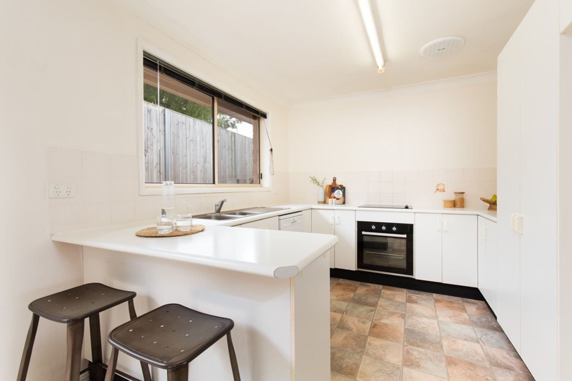 2/14 Sovereign Close, Floraville, NSW, 2280, Floraville - Thumbnail 3