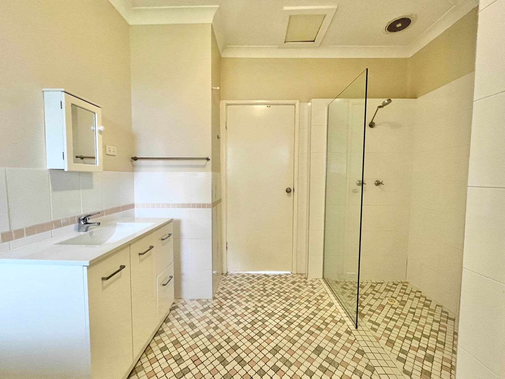 160 Pacific Highway, Charlestown, NSW, 2290, Glendale - Thumbnail 8