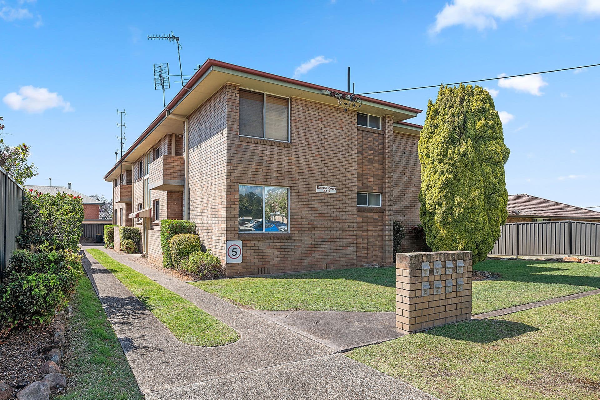 3/4 Milson Street, Charlestown, NSW, 2290, Charlestown - Thumbnail 2