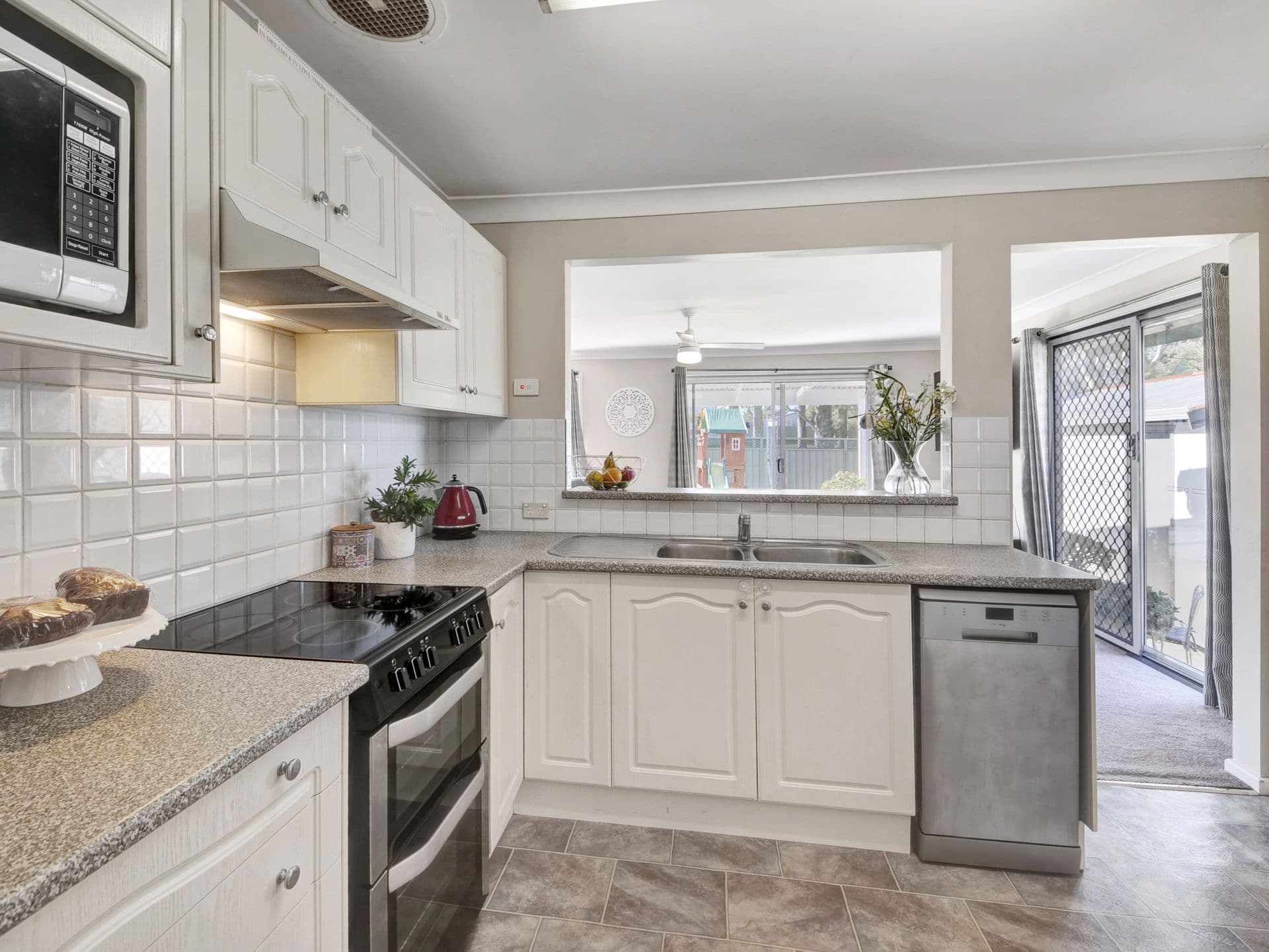 6 Thirlmere Parade, Tarro, NSW, 2322, Tarro - Thumbnail 3