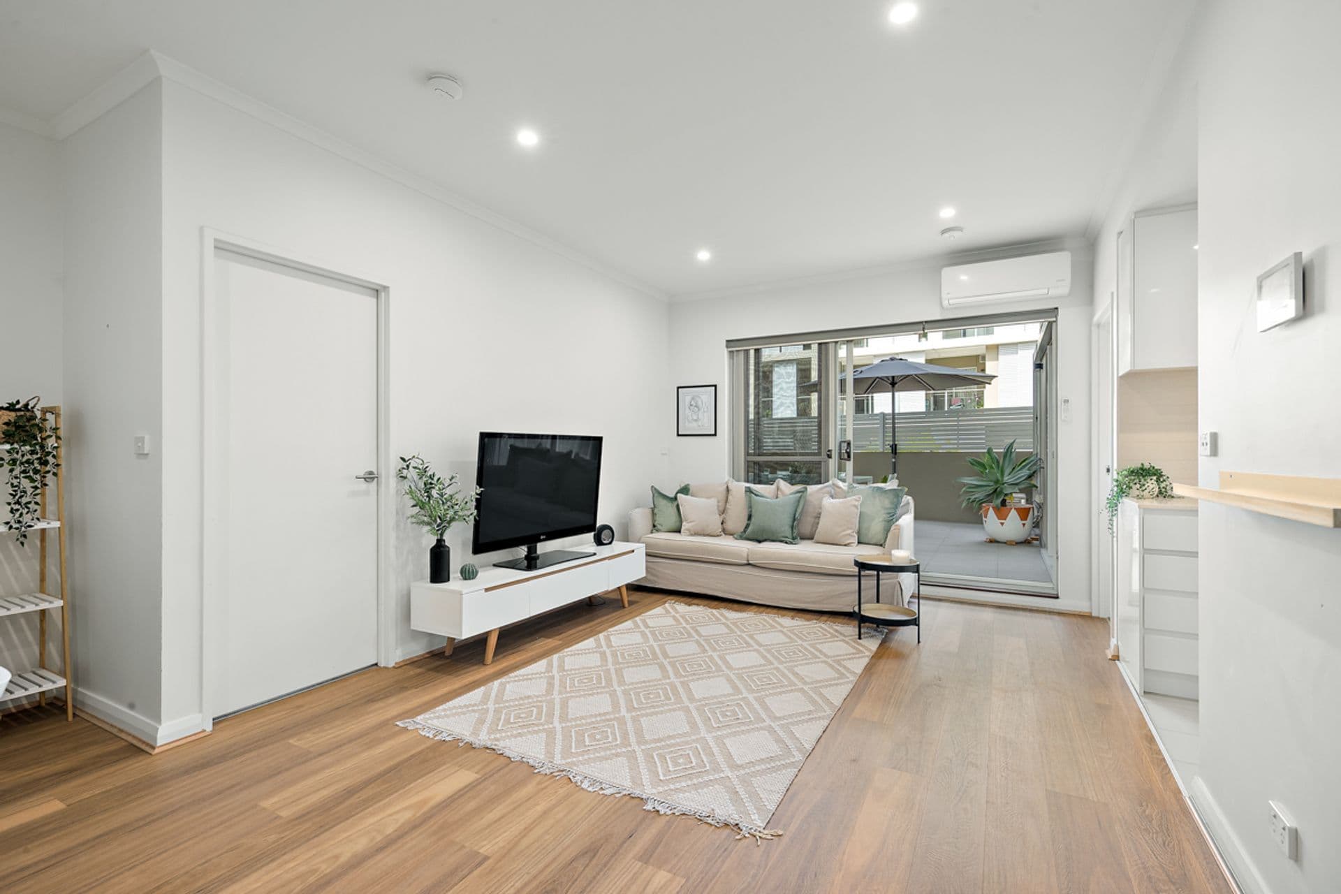 112/2 Howard Street, Warners Bay, NSW, 2282, Warners Bay - Thumbnail 2