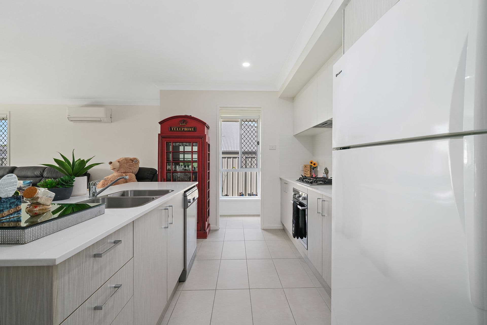 8 Oakmont Close, Heddon Greta, NSW, 2321, Heddon Greta - Thumbnail 2