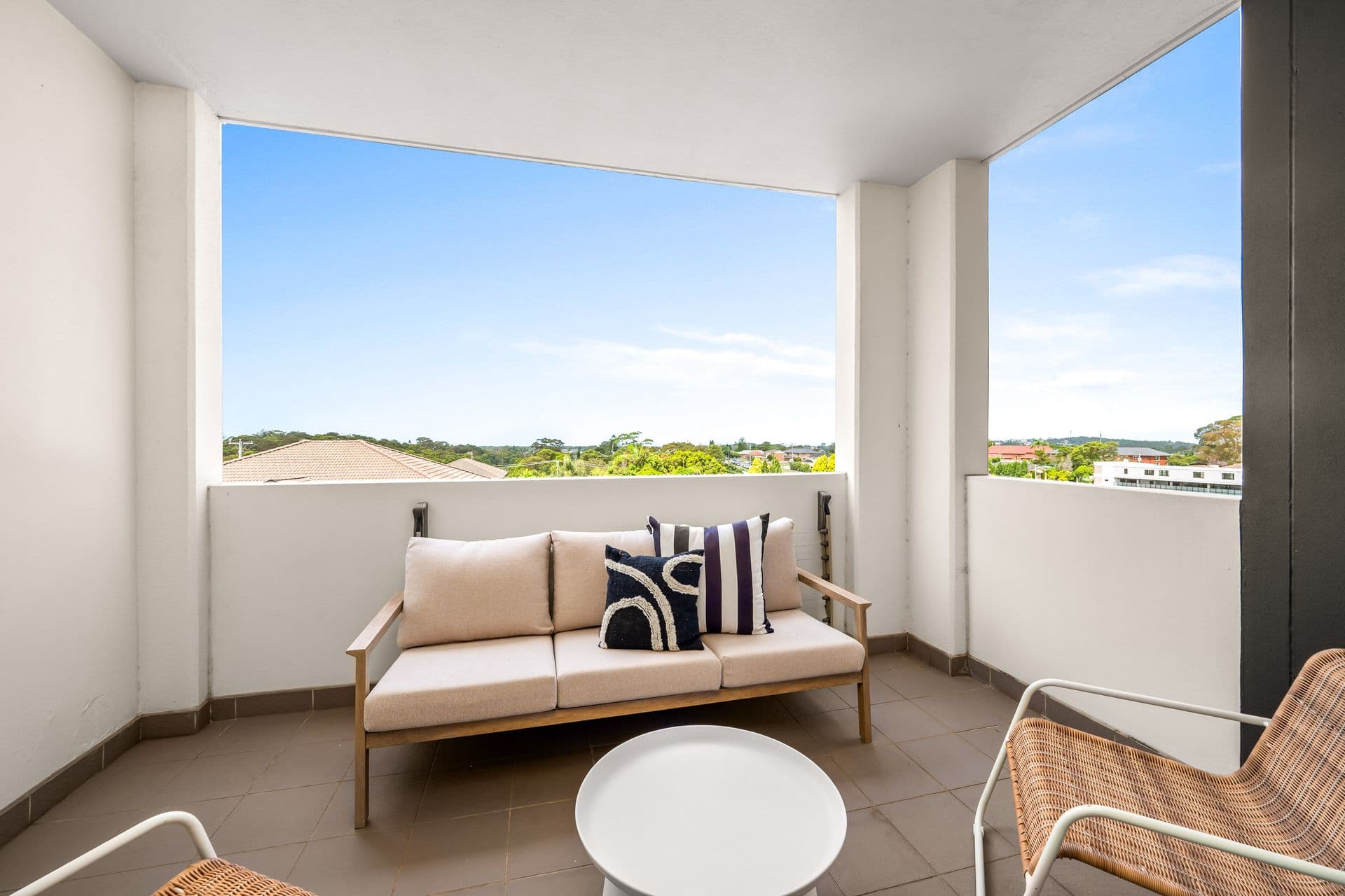 303/215-217 Pacific Highway, Charlestown, NSW, 2290, Charlestown - Thumbnail 2