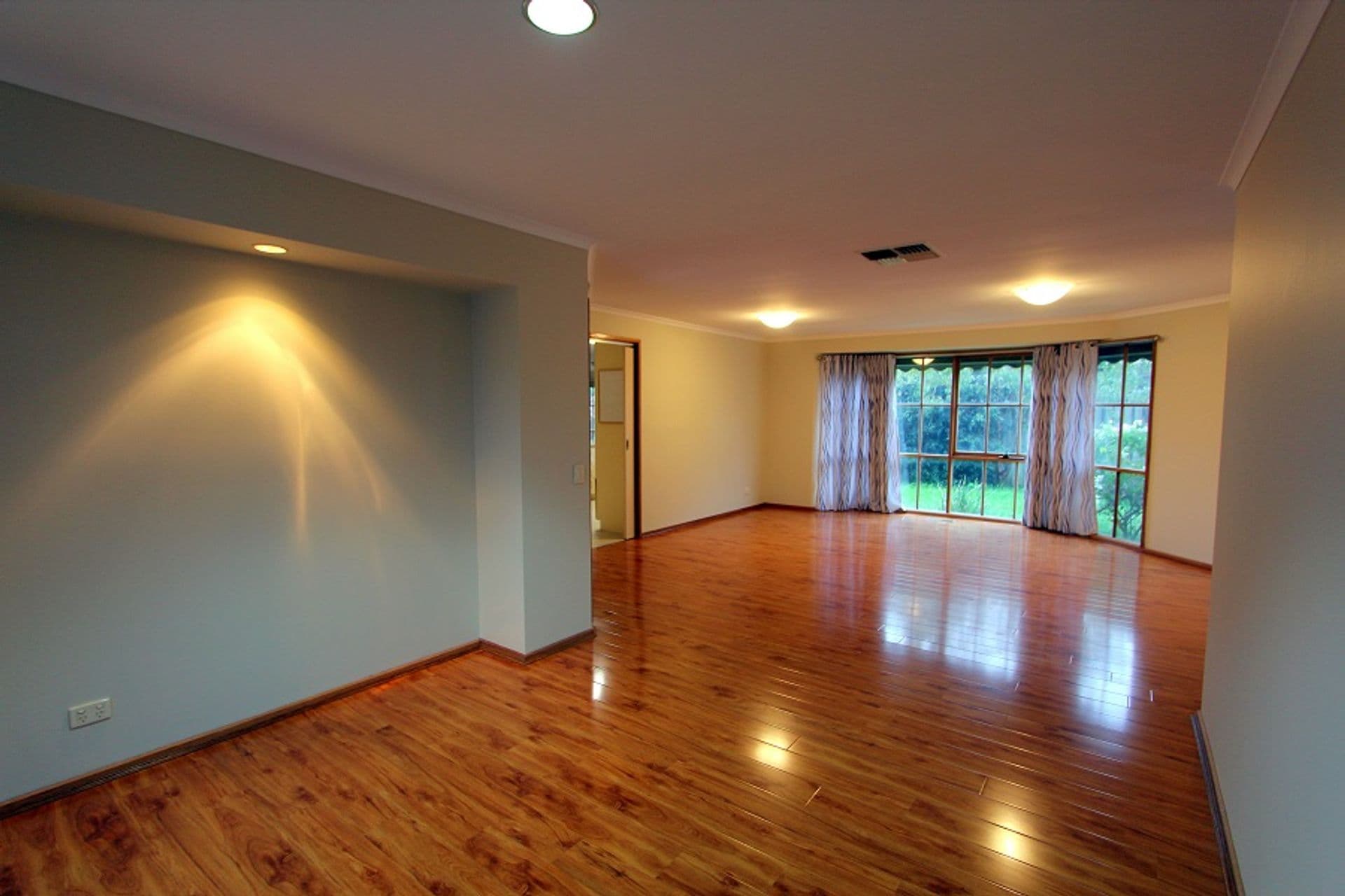 86 Waverley Park  Drive, Cranbourne North, VIC, 3977, Cranbourne North - Thumbnail 2