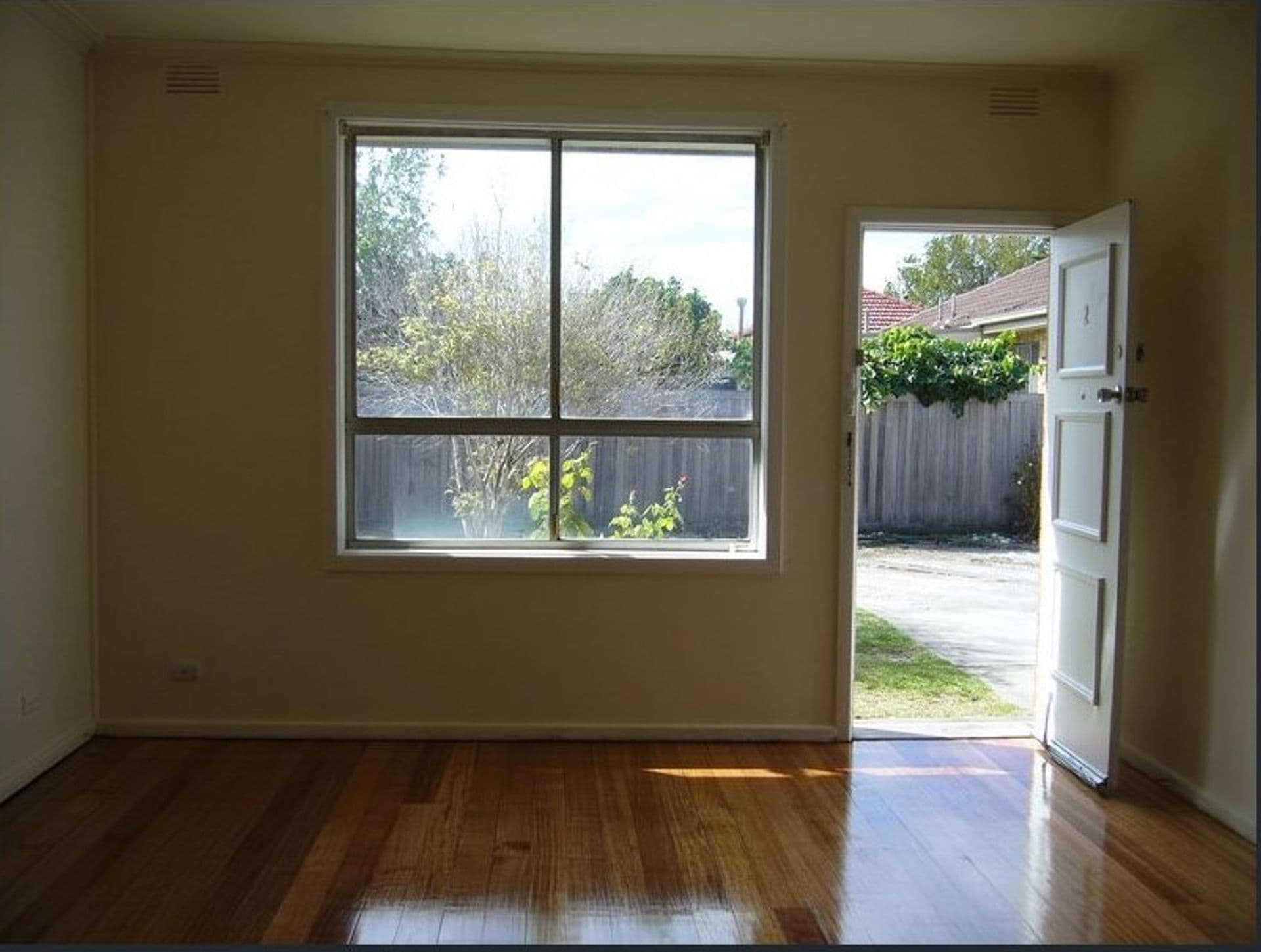 2/122 REGENT AVE, Springvale, VIC, 3171, Springvale - Thumbnail 2