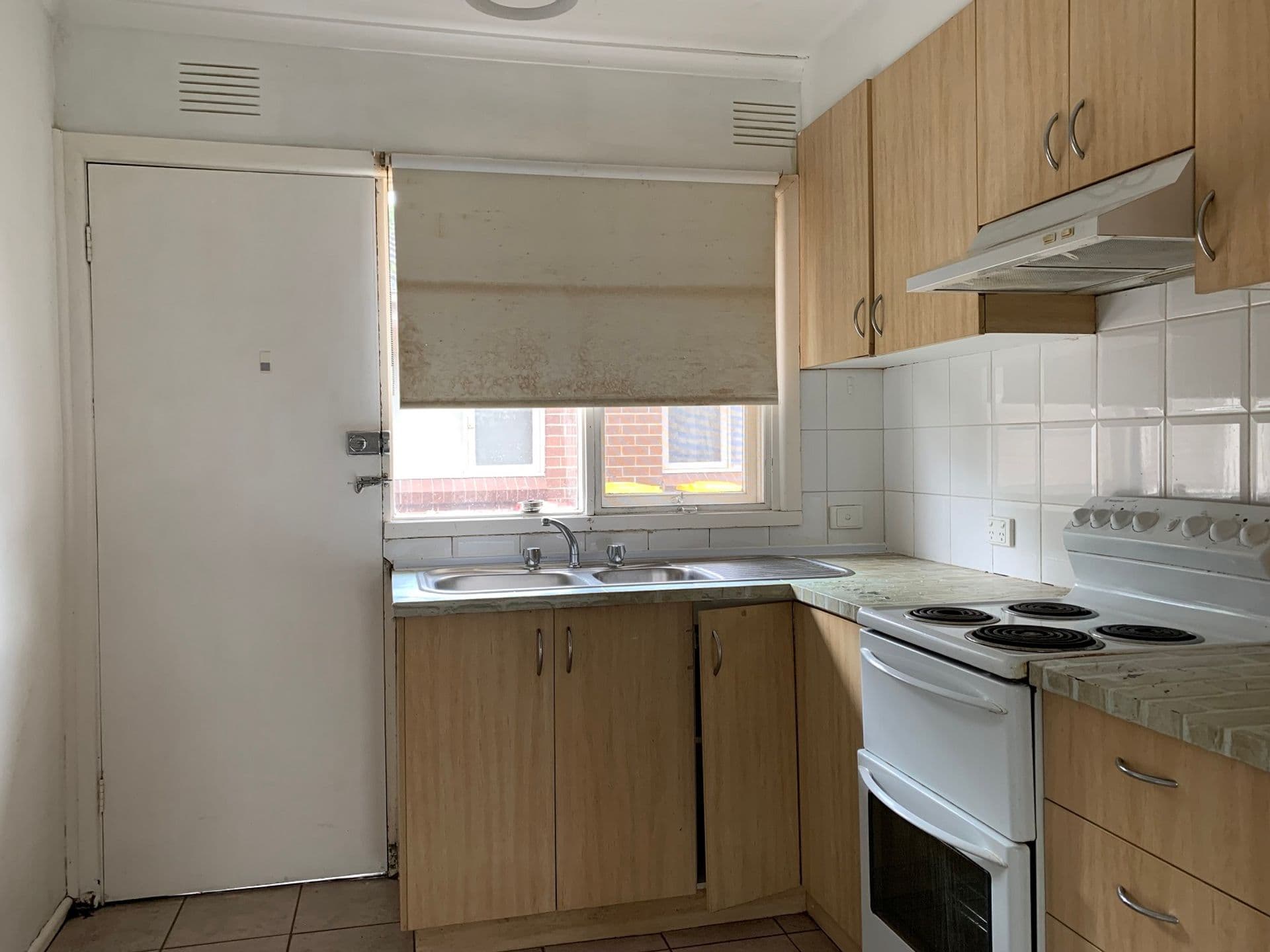 4/33 Windsor Avenue, Springvale, VIC, 3171, Springvale - Thumbnail 3