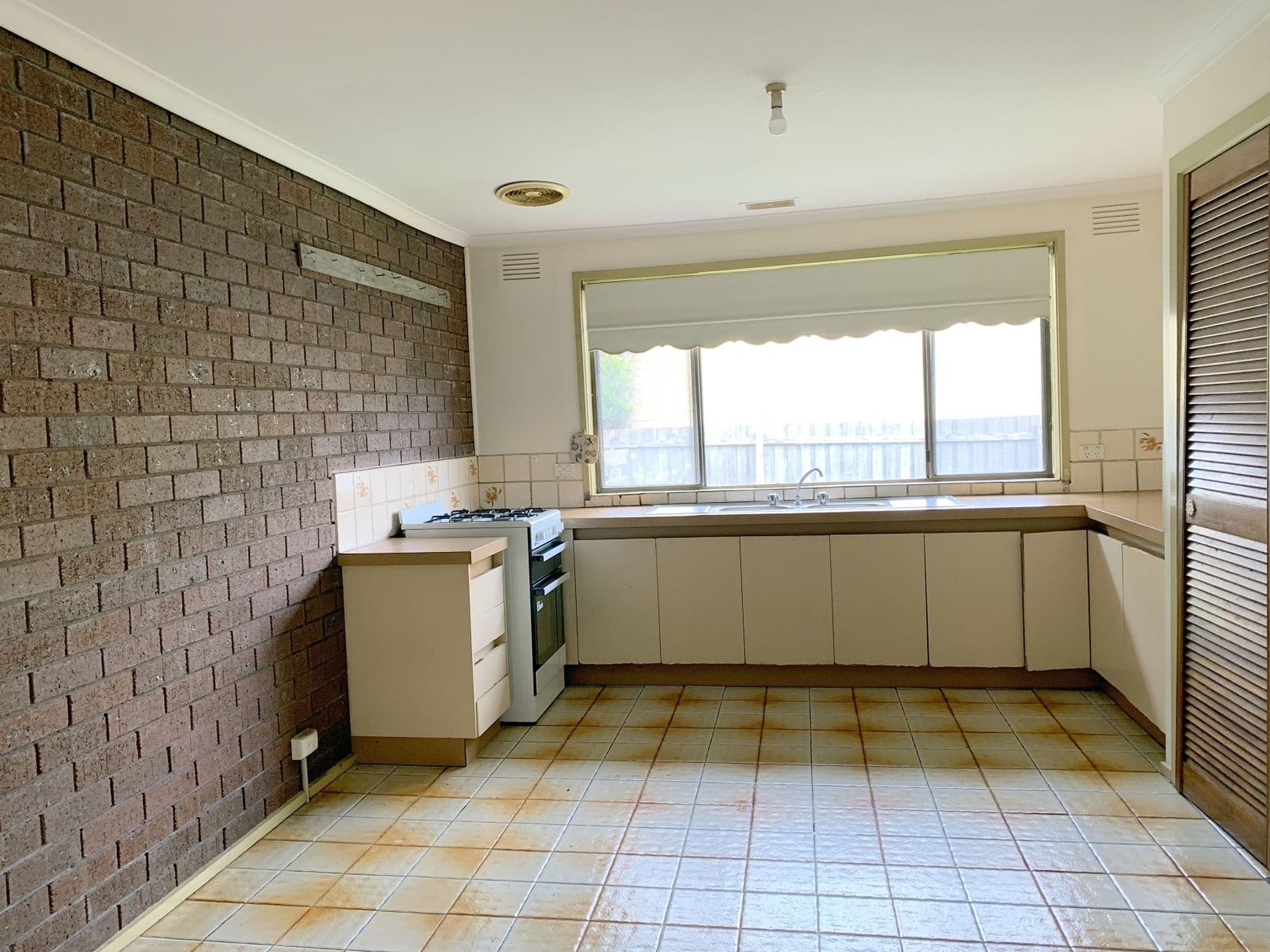 3/24 Royal Avenue, Springvale, VIC, 3171, Springvale - Thumbnail 5