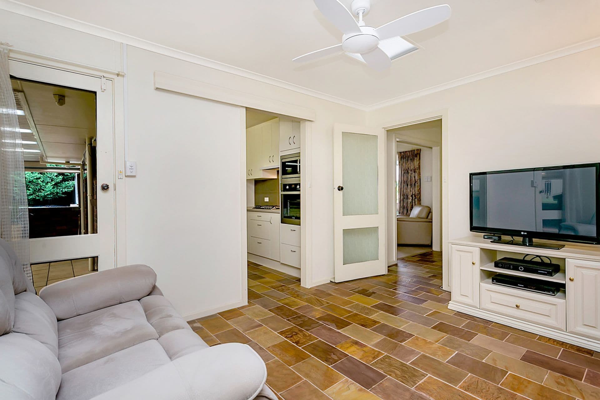 24 Pine Drive, Aberfoyle Park, SA, 5159, Aberfoyle Park - Thumbnail 6