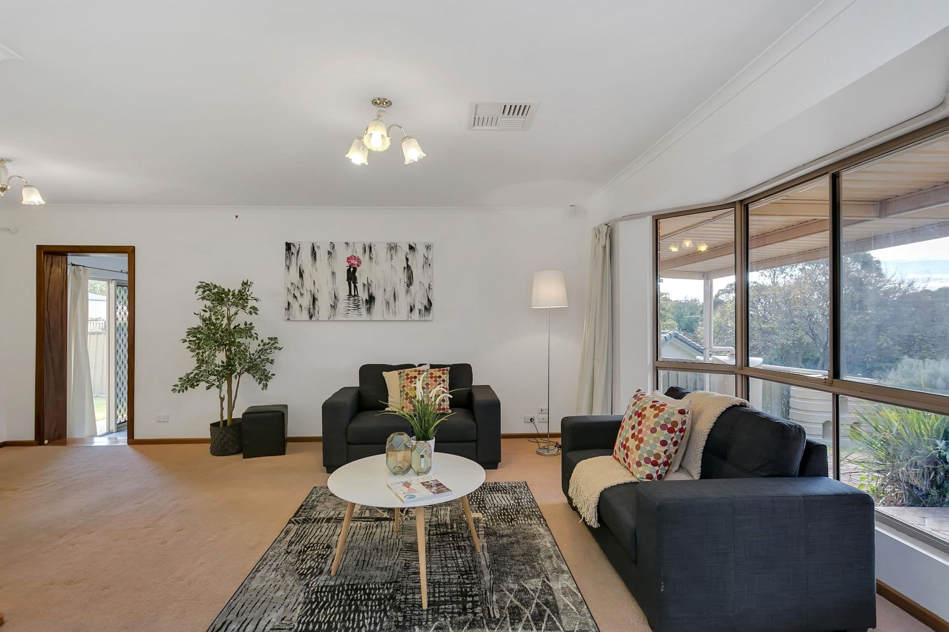 3 Barossa Crescent, Hallett Cove, SA, 5158, Hallett Cove - Thumbnail 2