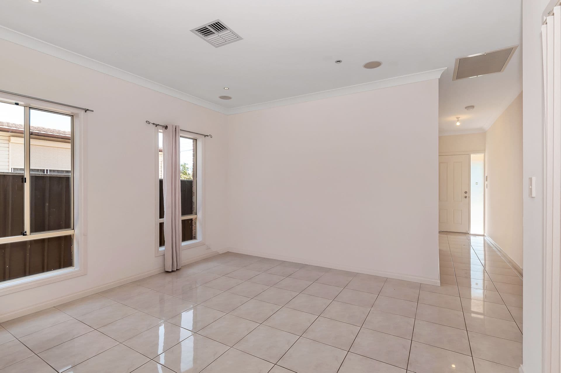 8a White Crescent, Seacombe Gardens, SA, 5047, Seacombe Gardens - Thumbnail 5