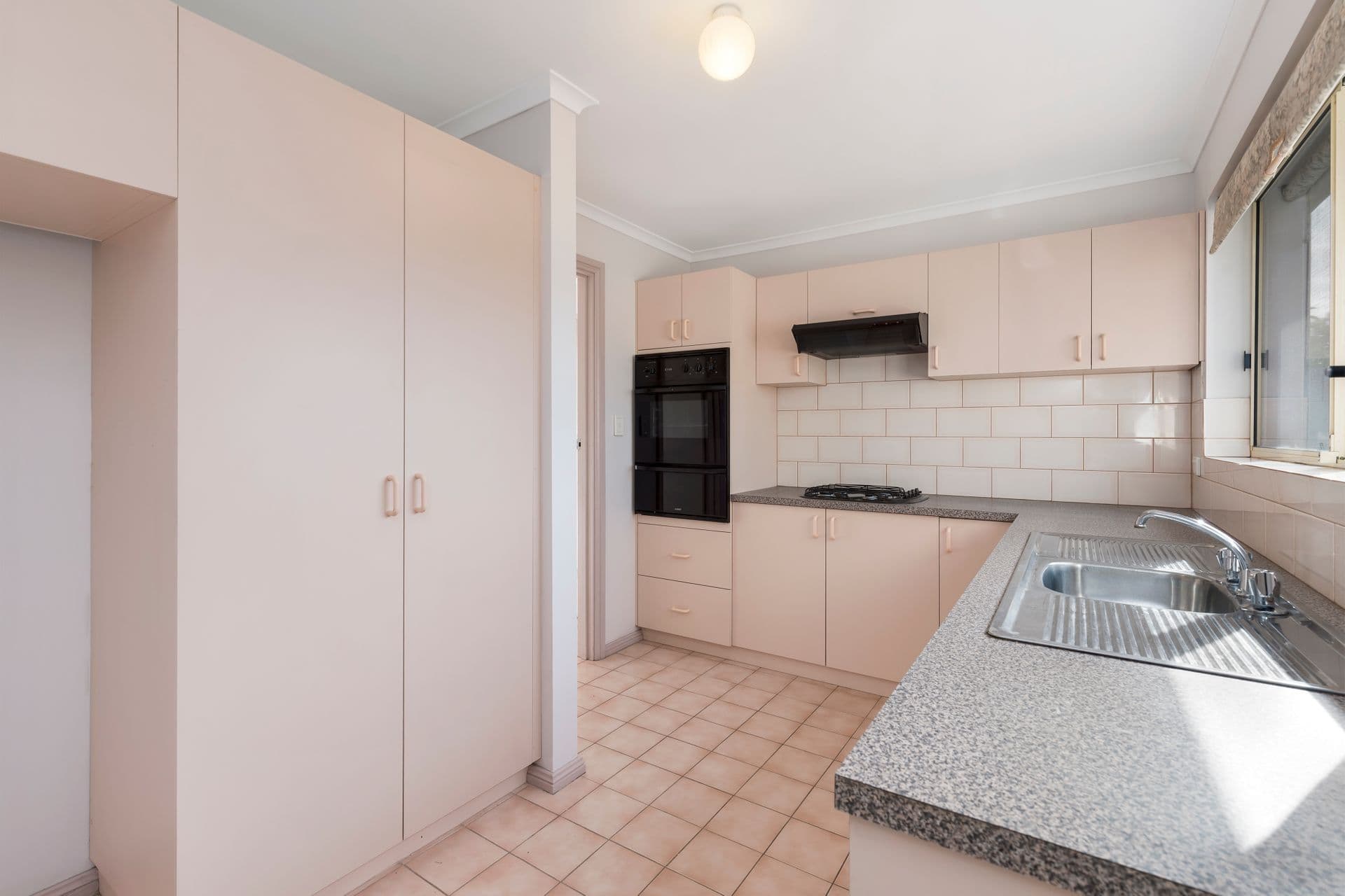 4/3 Kent Avenue, Warradale, SA, 5046, Warradale - Thumbnail 3