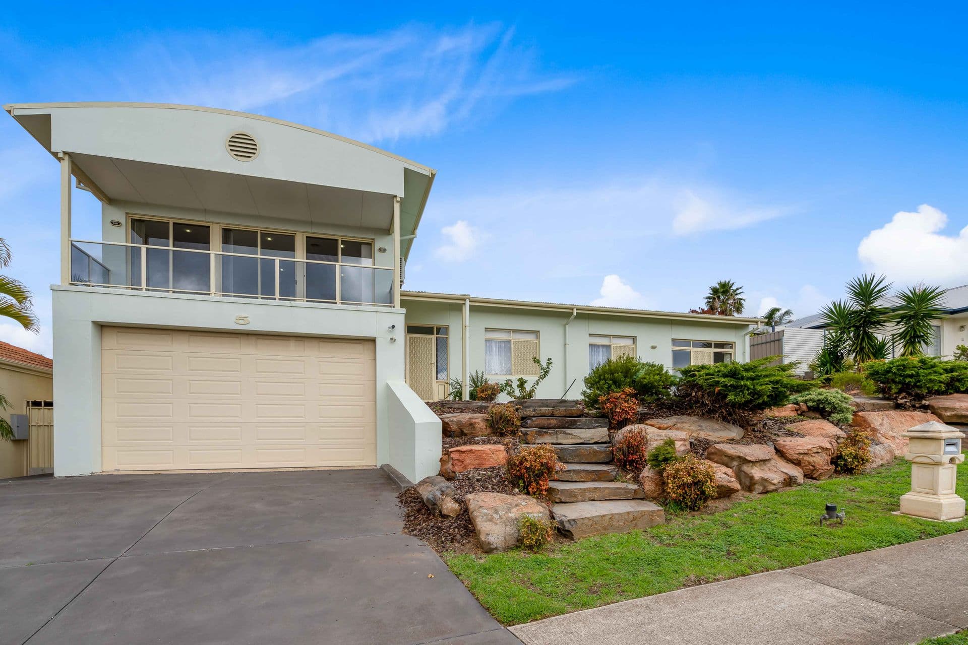 5 Freebairn Drive, Hallett Cove, SA, 5158, Hallett Cove - Image 1