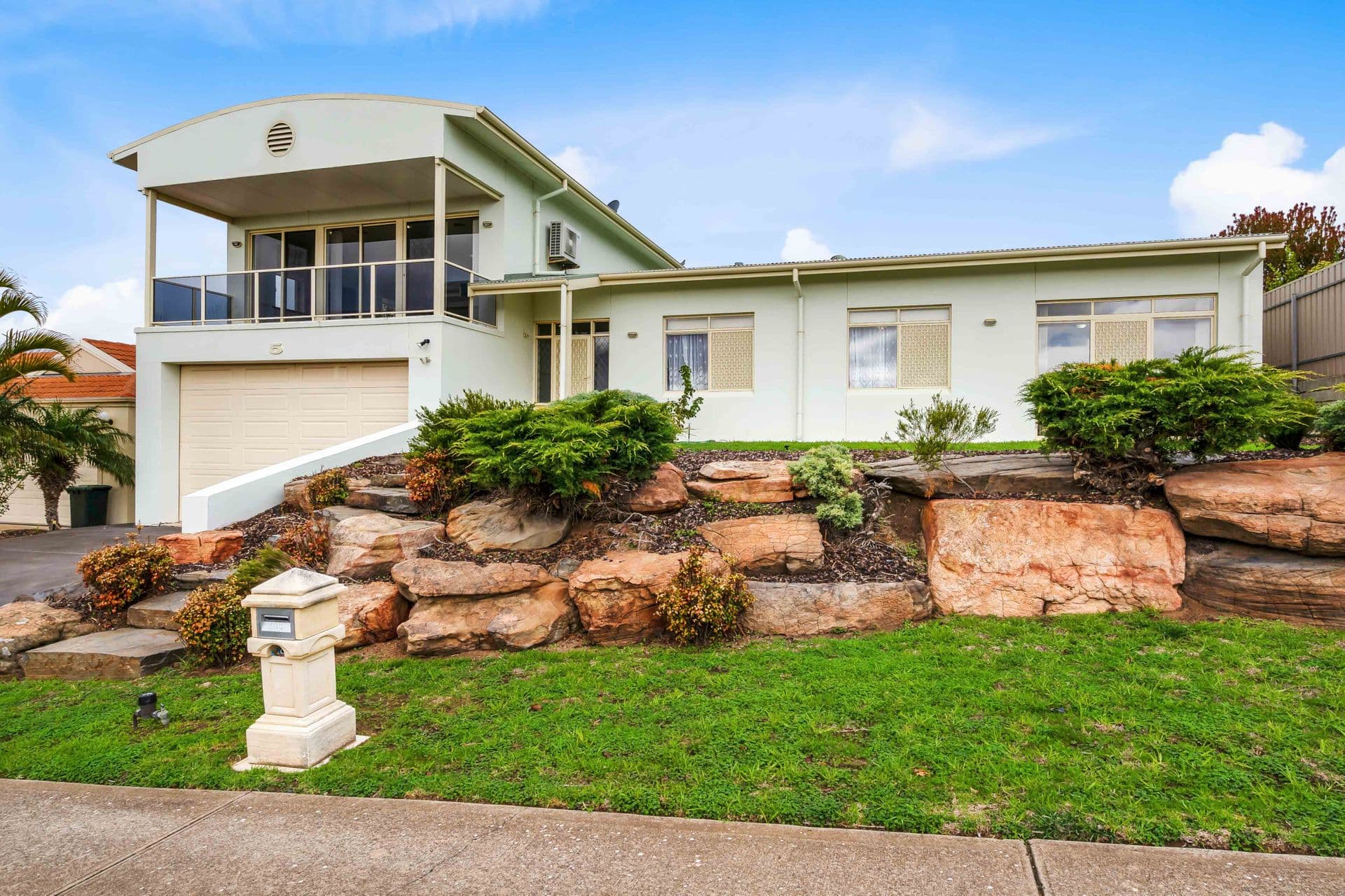 5 Freebairn Drive, Hallett Cove, SA, 5158, Hallett Cove - Thumbnail 3