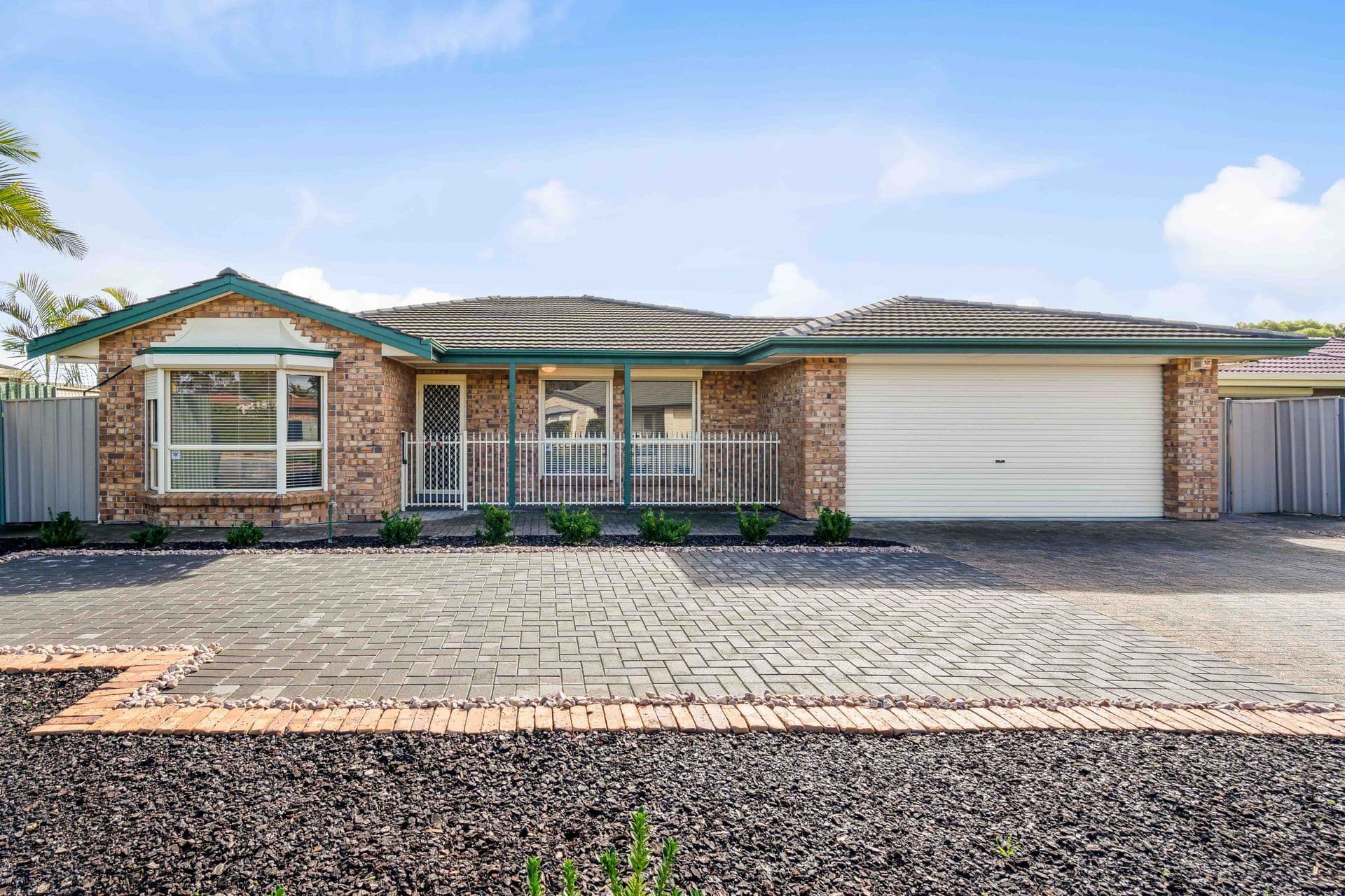39 Gardenia Crescent, Morphett Vale, SA, 5162, Morphett Vale - Thumbnail 2