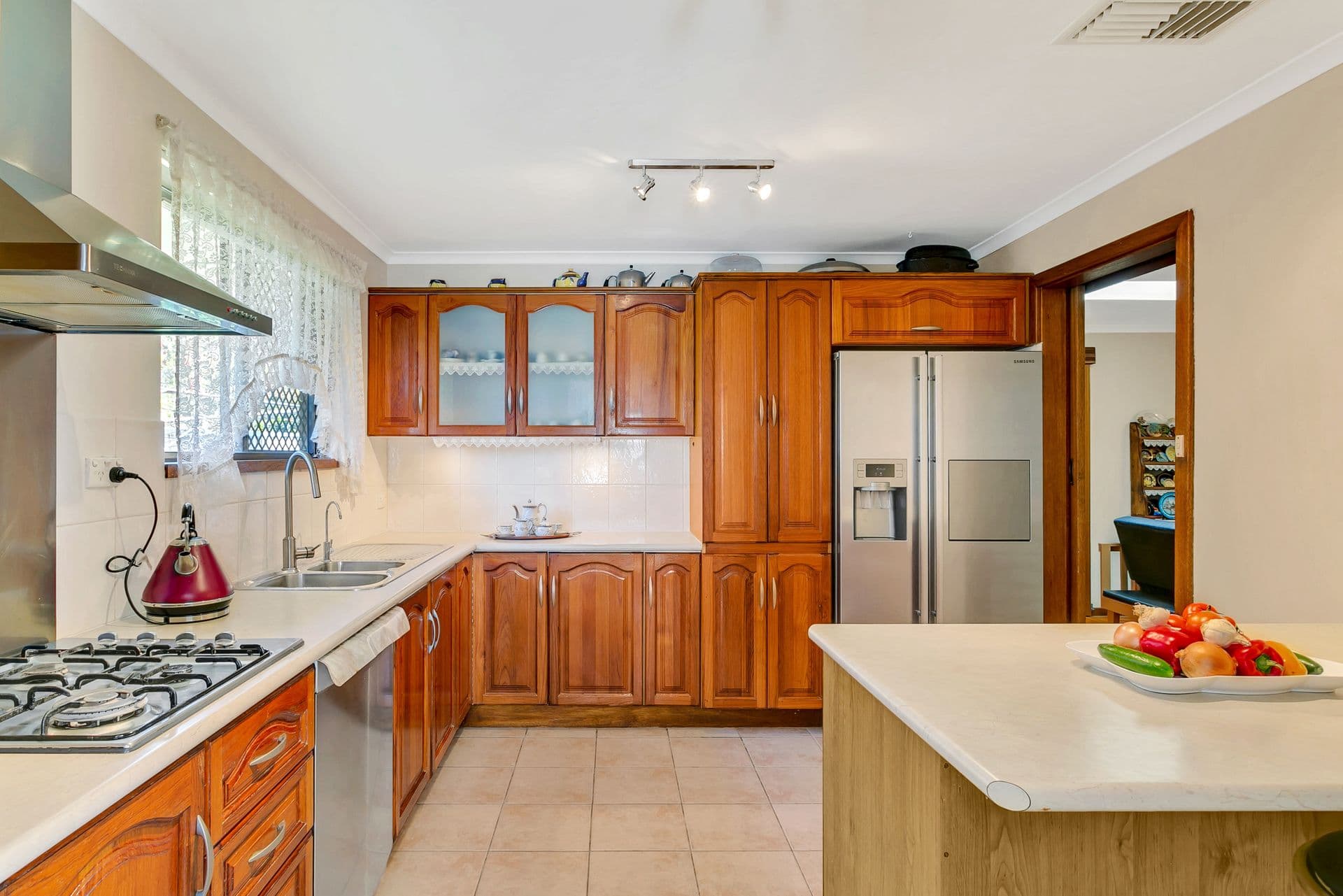 23 Eloise Avenue, Hallett Cove, SA, 5158, Hallett Cove - Thumbnail 2