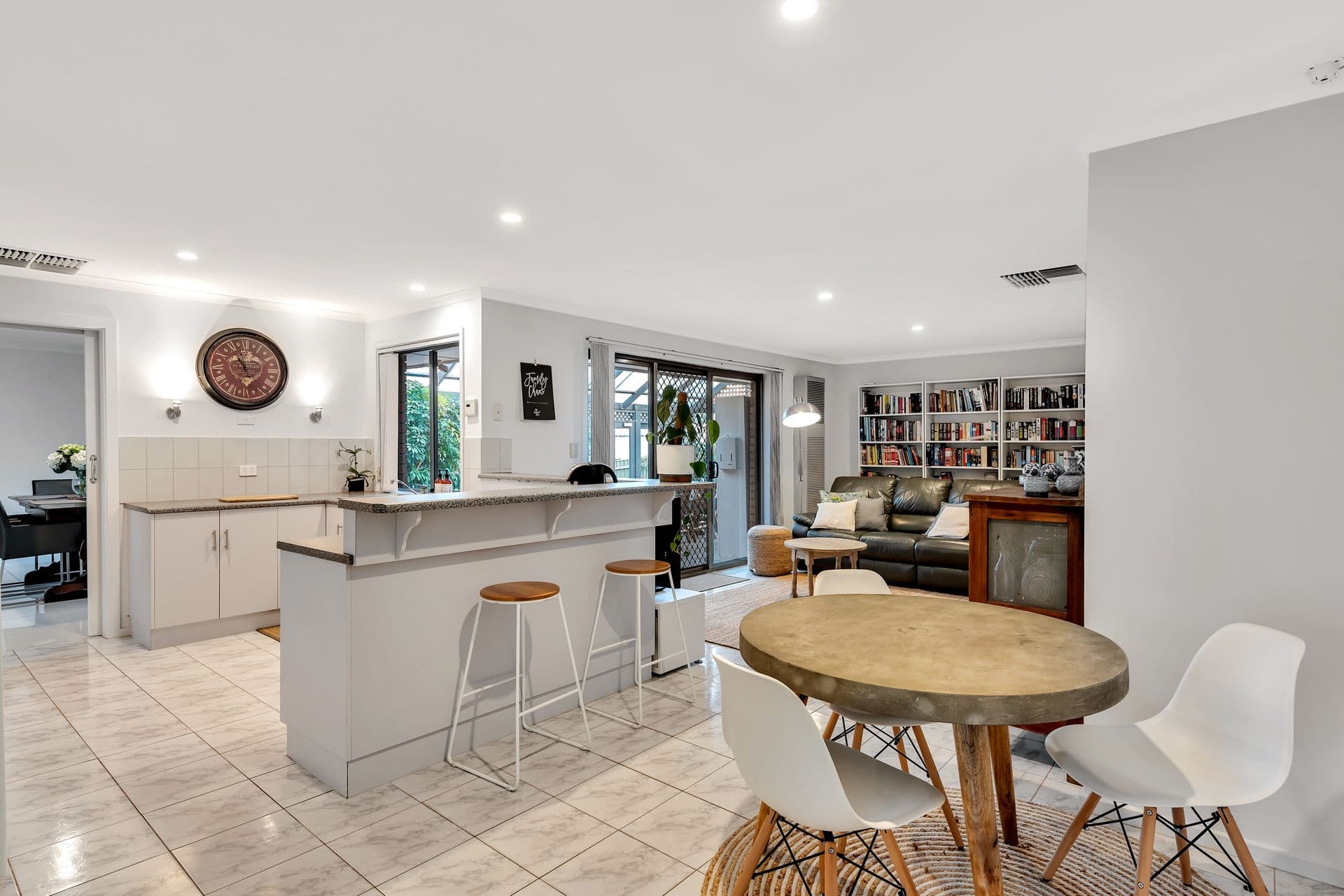 14 Sandpiper Terrace, Hallett Cove, SA, 5158, Hallett Cove - Thumbnail 2