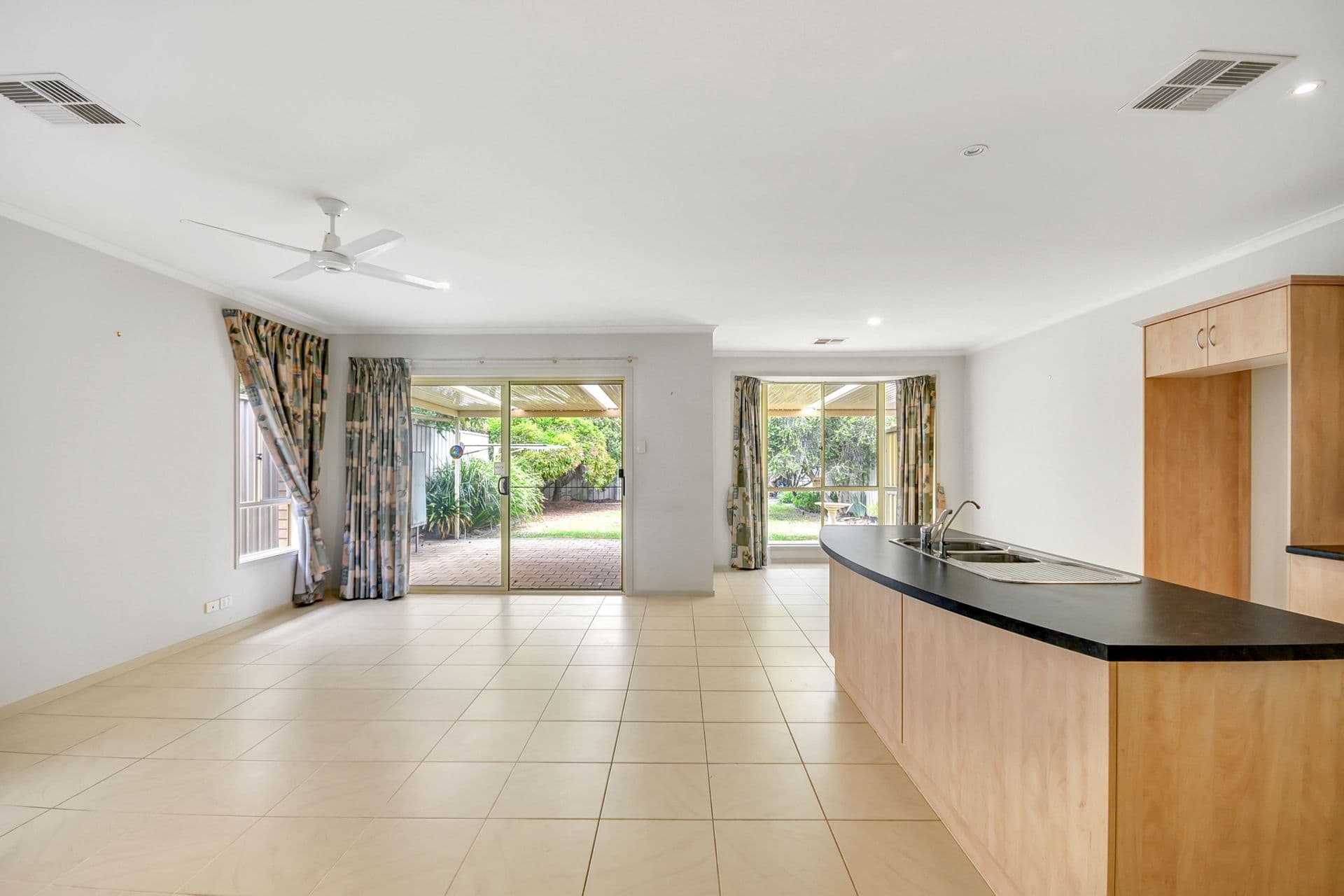 4 Sandison Avenue, Park Holme, SA, 5043, Park Holme - Thumbnail 2