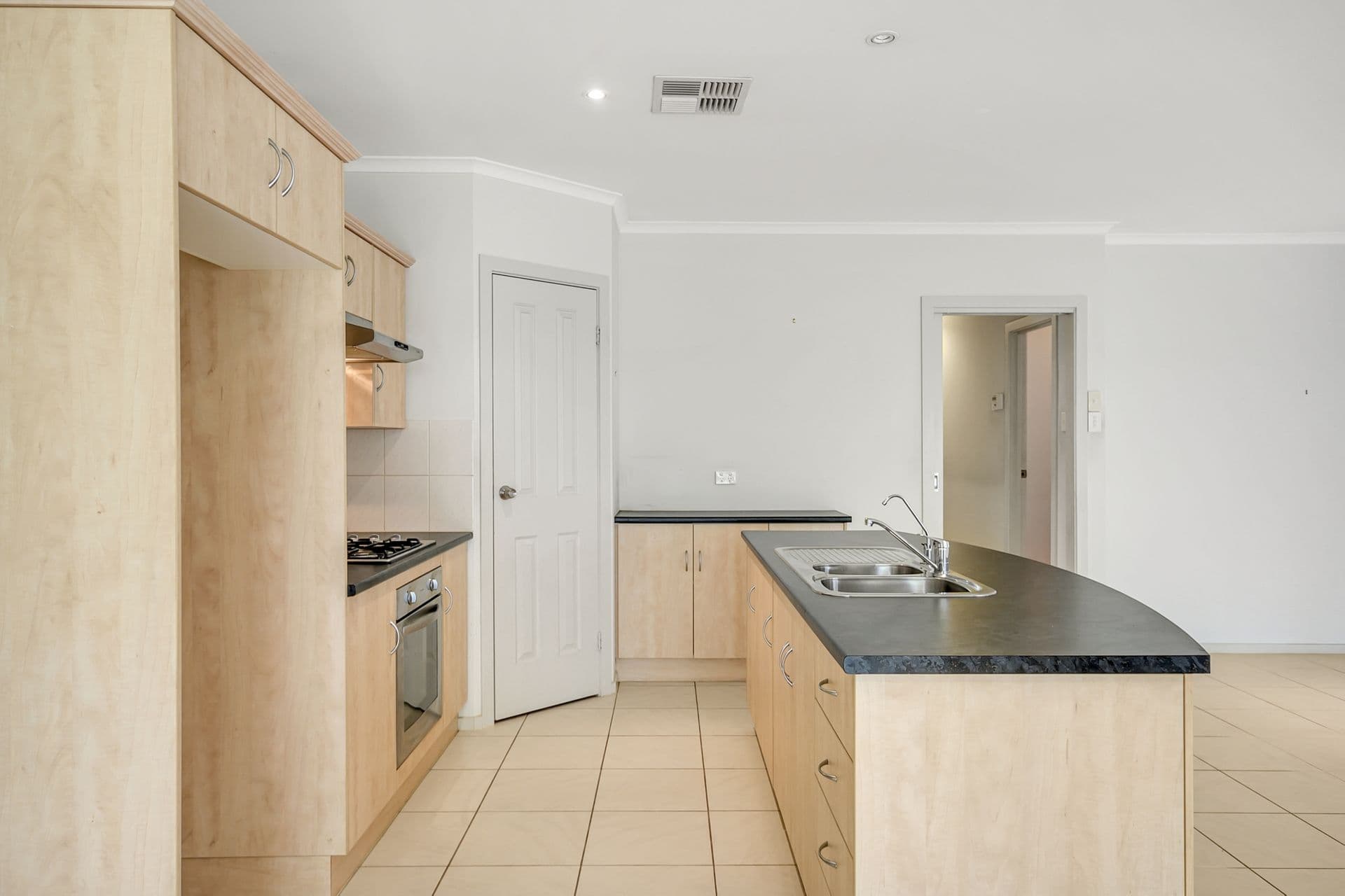 4 Sandison Avenue, Park Holme, SA, 5043, Park Holme - Thumbnail 5