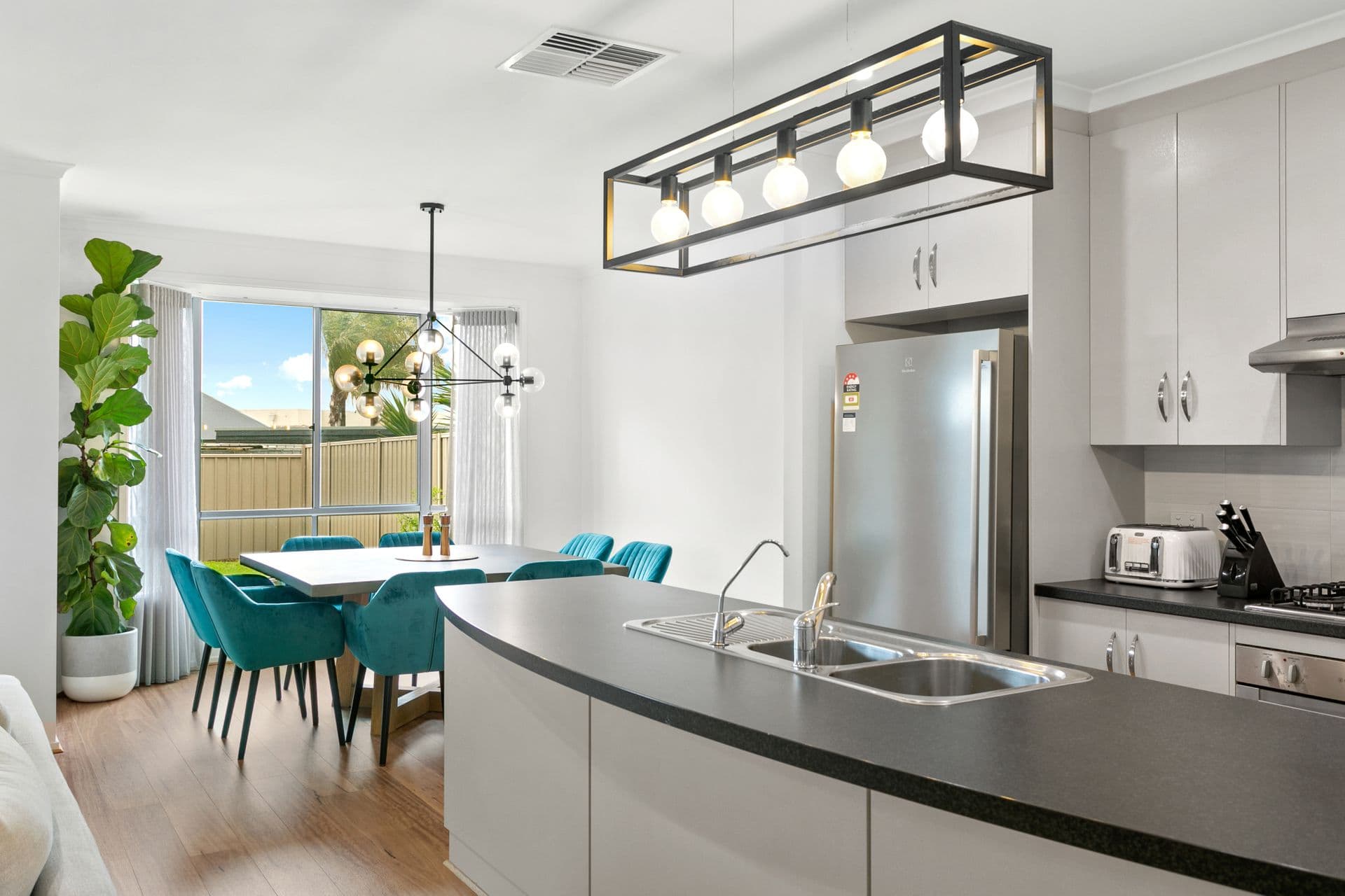 7 Hillview Crescent, South Brighton, SA, 5048, South Brighton - Thumbnail 3