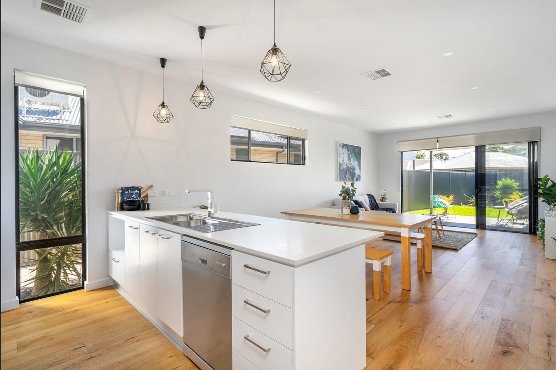 22 Ella Street, Dover Gardens, SA, 5048, Dover Gardens - Thumbnail 2