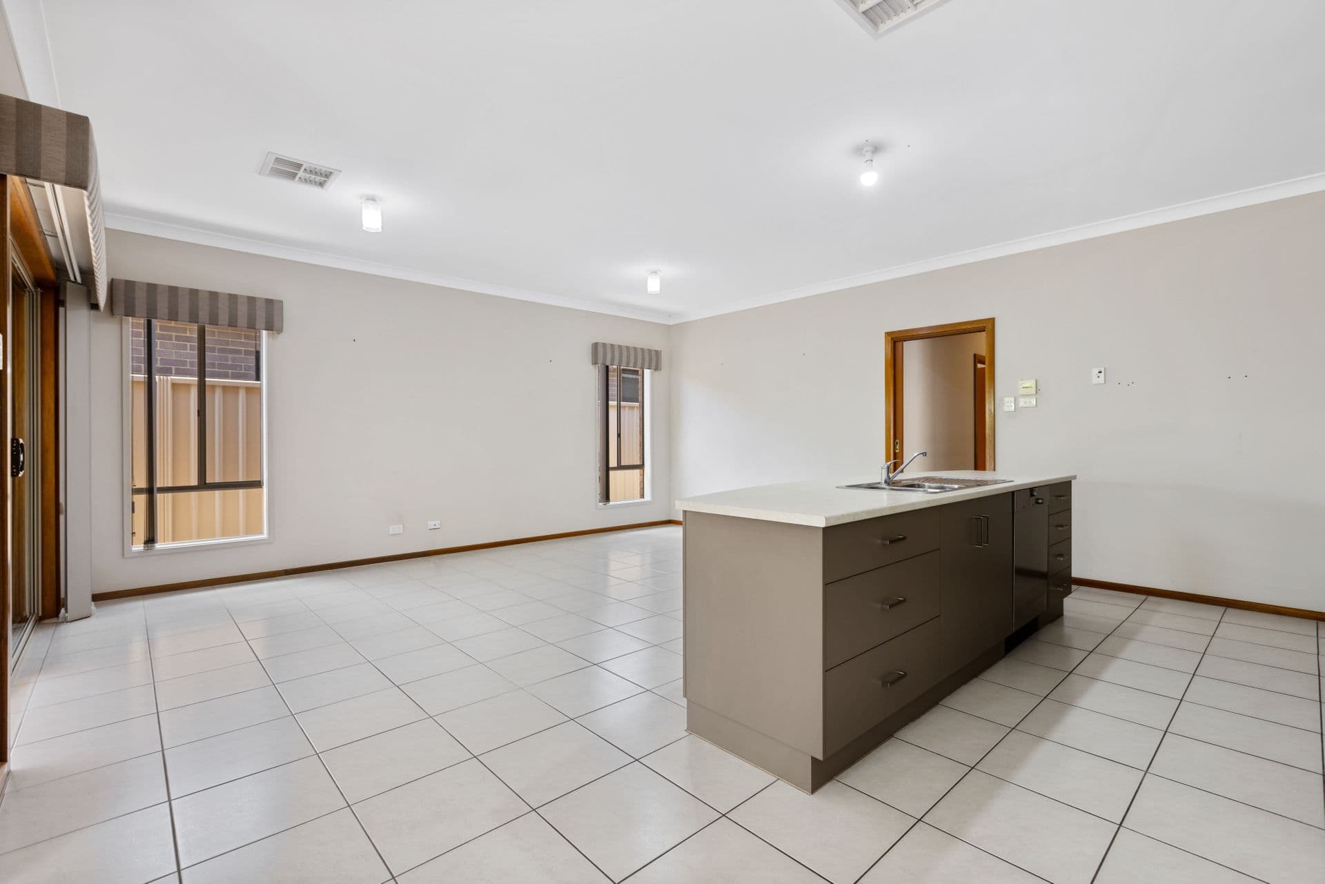 42 Byard Terrace, Mitchell Park, SA, 5043, Mitchell Park - Thumbnail 3