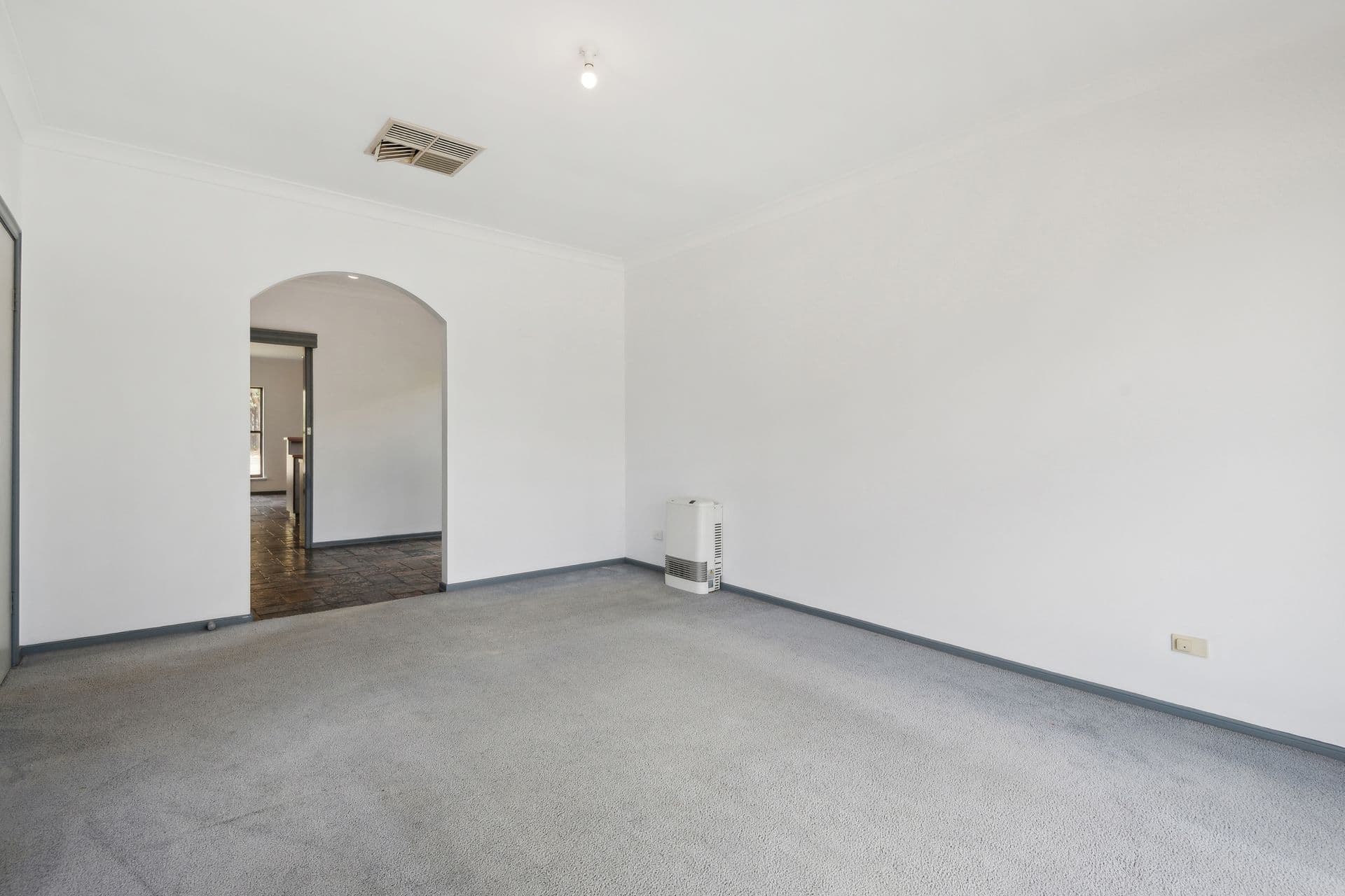 15 Maidencombe Drive, Moana, SA, 5169, Moana - Thumbnail 8