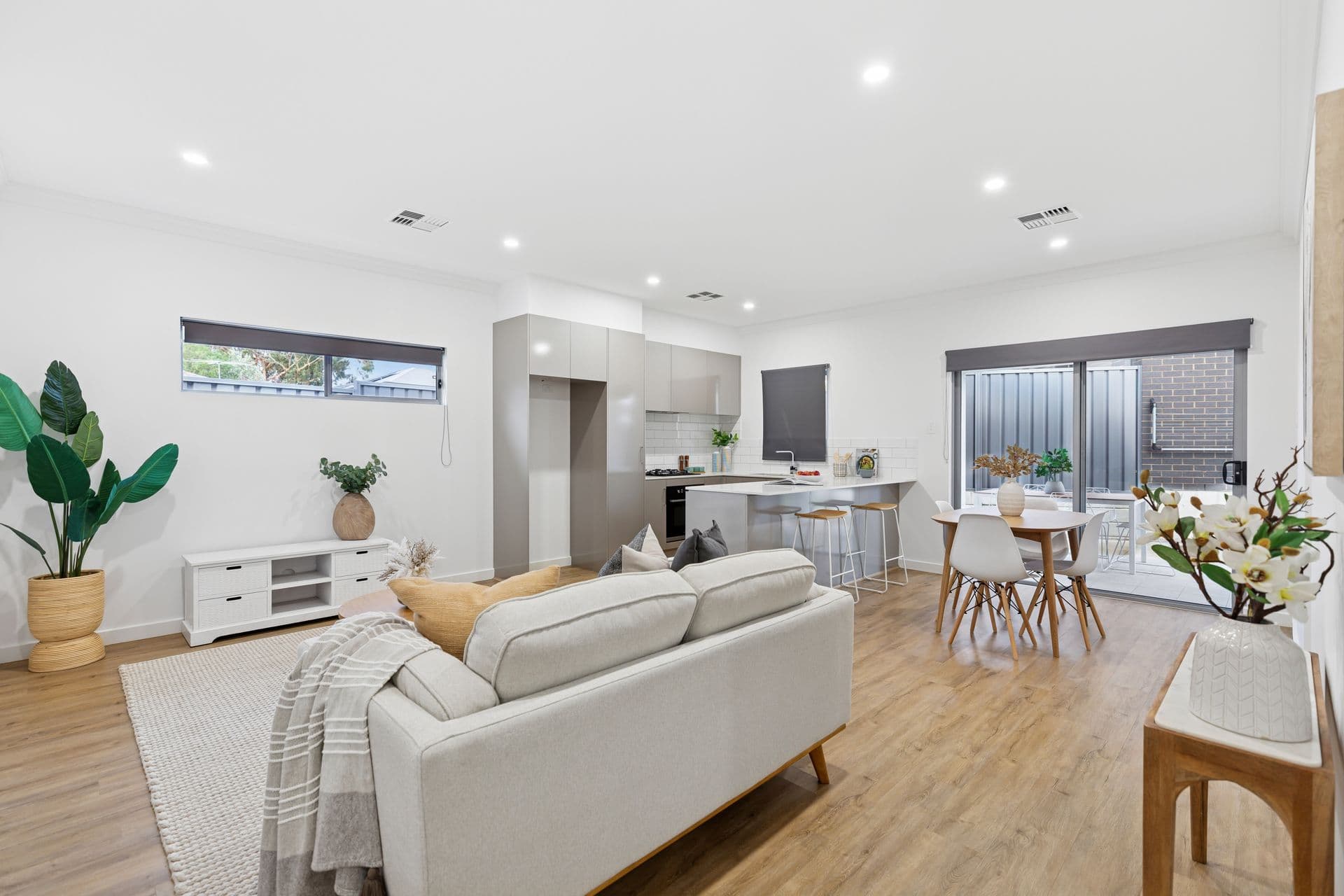 18 Russell Avenue, Seacombe Gardens, SA, 5047, Seacombe Gardens - Thumbnail 2