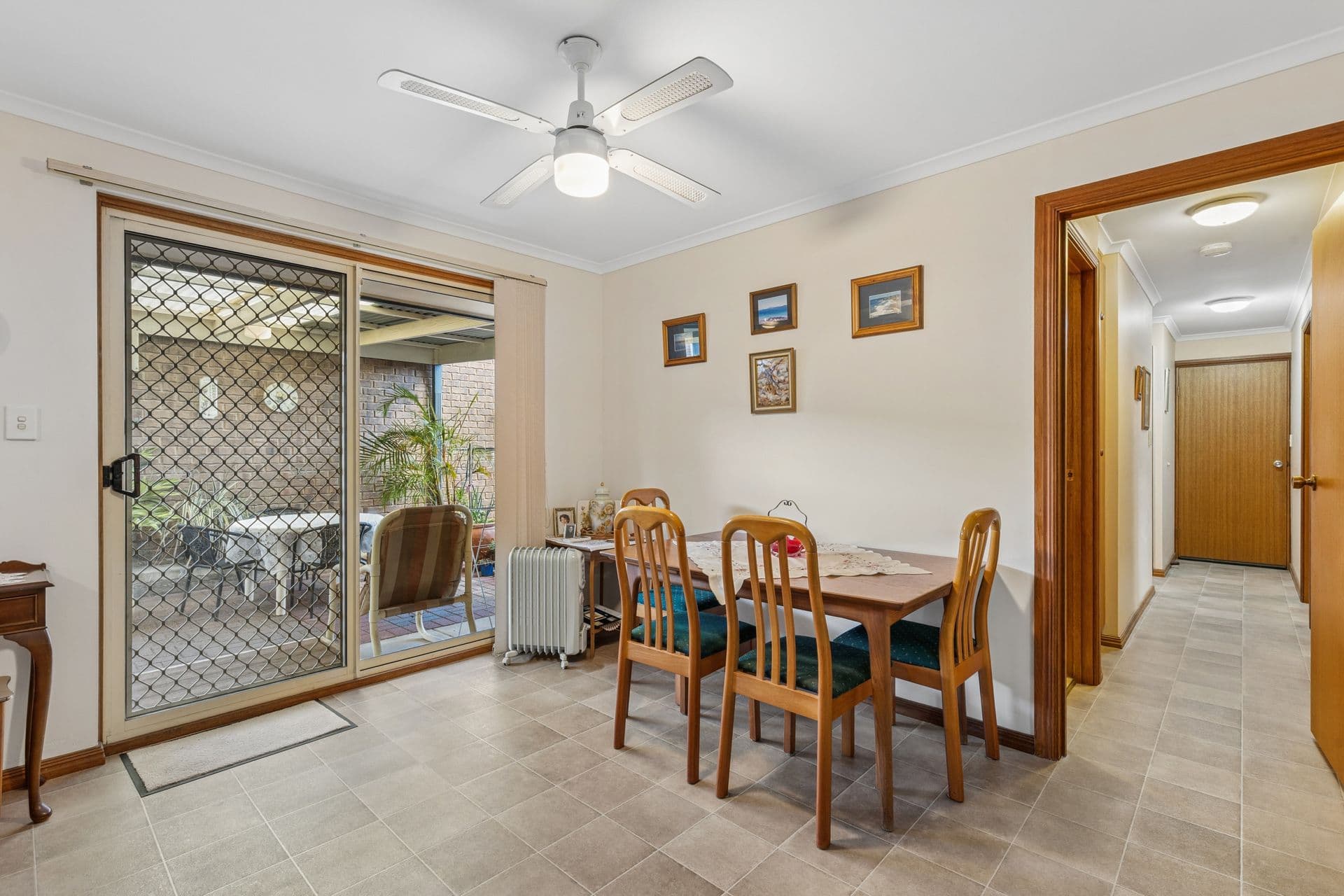 1/12 Hillview Crescent, South Brighton, SA, 5048, South Brighton - Thumbnail 4