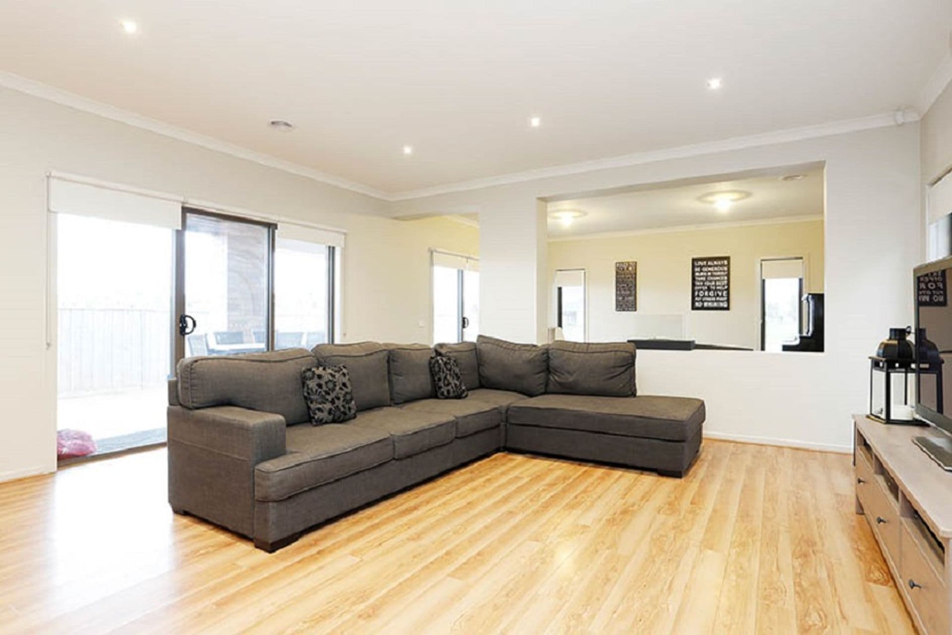 5 Spraypoint Drive, Sanctuary Lakes, VIC, 3030, Point Cook - Thumbnail 5