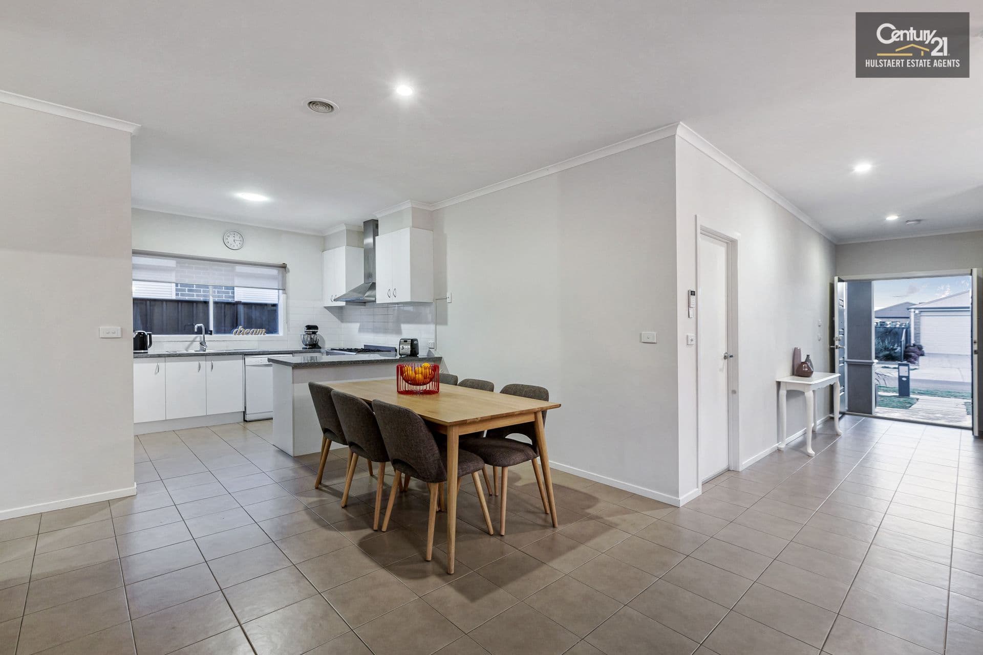 17 Inverness Avenue, Derrimut, VIC, 3030, Derrimut - Thumbnail 2