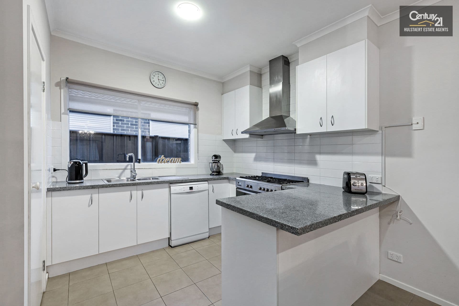 17 Inverness Avenue, Derrimut, VIC, 3030, Derrimut - Thumbnail 4