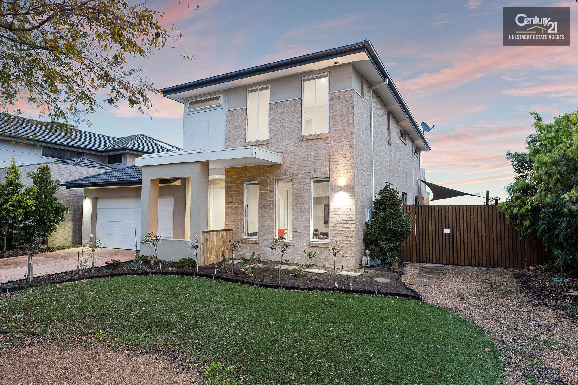 47 Vaucluse Boulevard, Sanctuary Lakes, VIC, 3030, Point Cook - Thumbnail 2