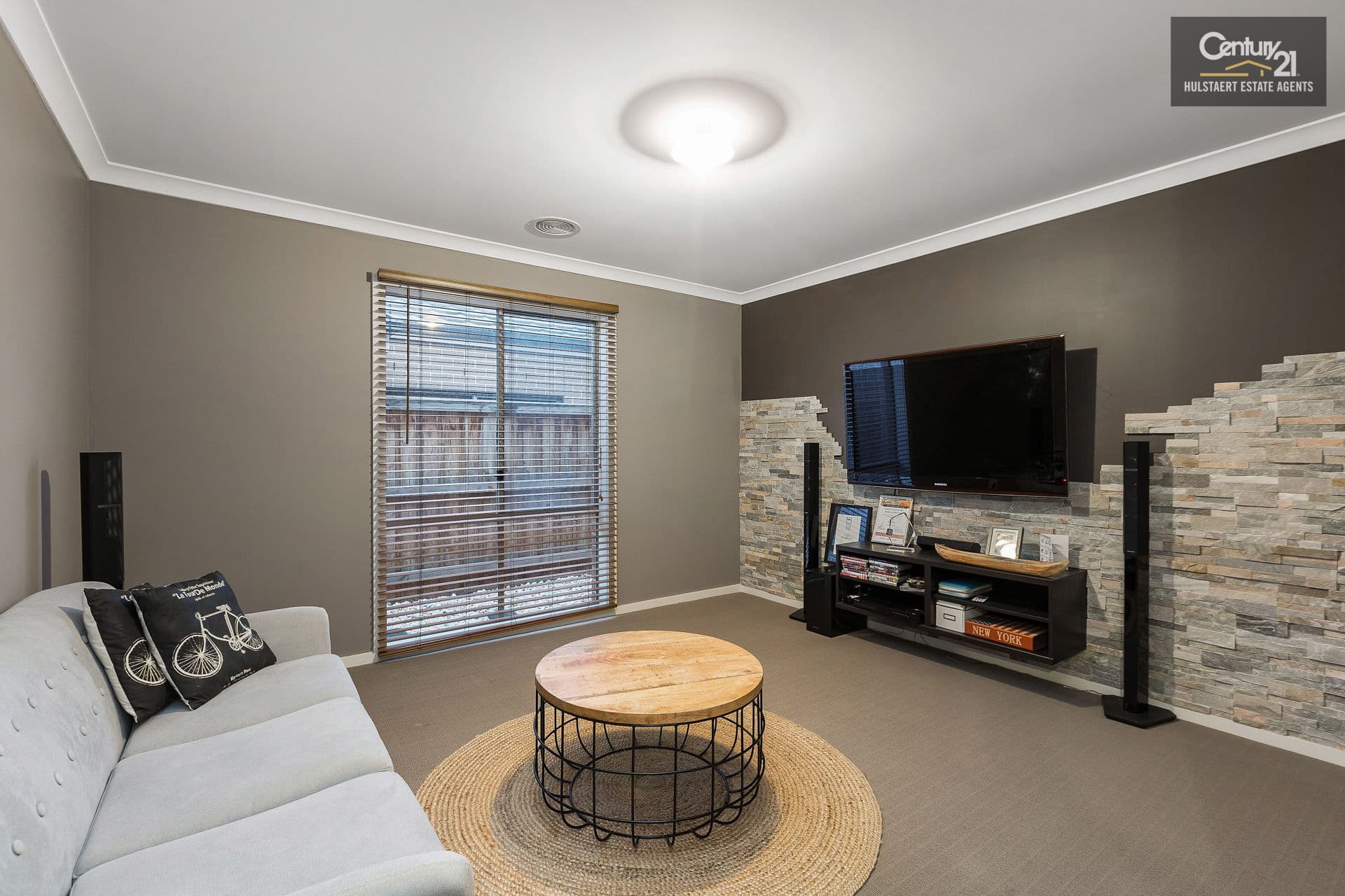 10 Anglers Avenue, Point Cook, VIC, 3030, Point Cook - Thumbnail 3
