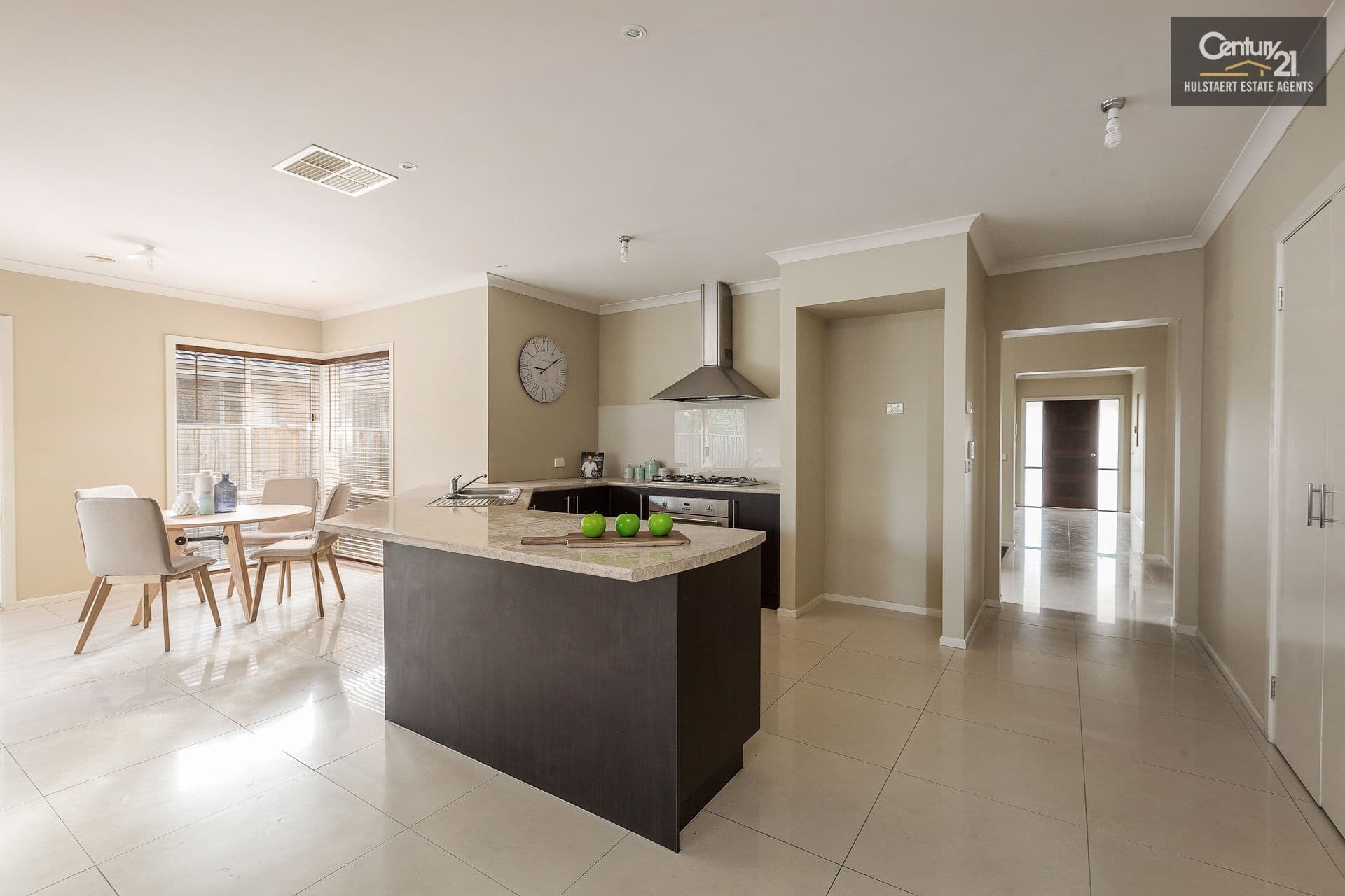 19 Lincoln Park Close, Sanctuary Lakes, VIC, 3030, Point Cook - Thumbnail 4