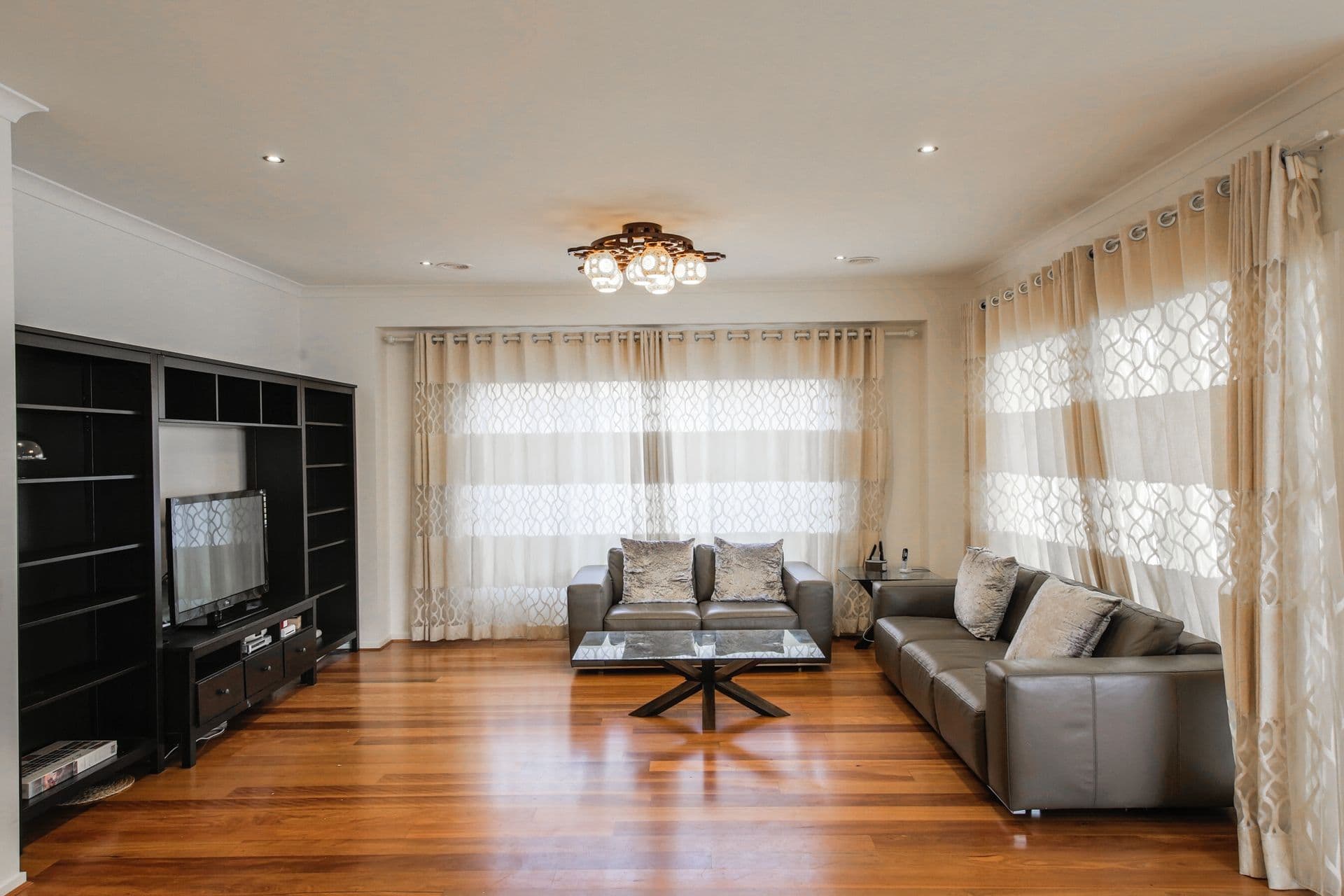 6  Tarcoola Crescent, Sanctuary Lakes, VIC, 3030, Point Cook - Thumbnail 2