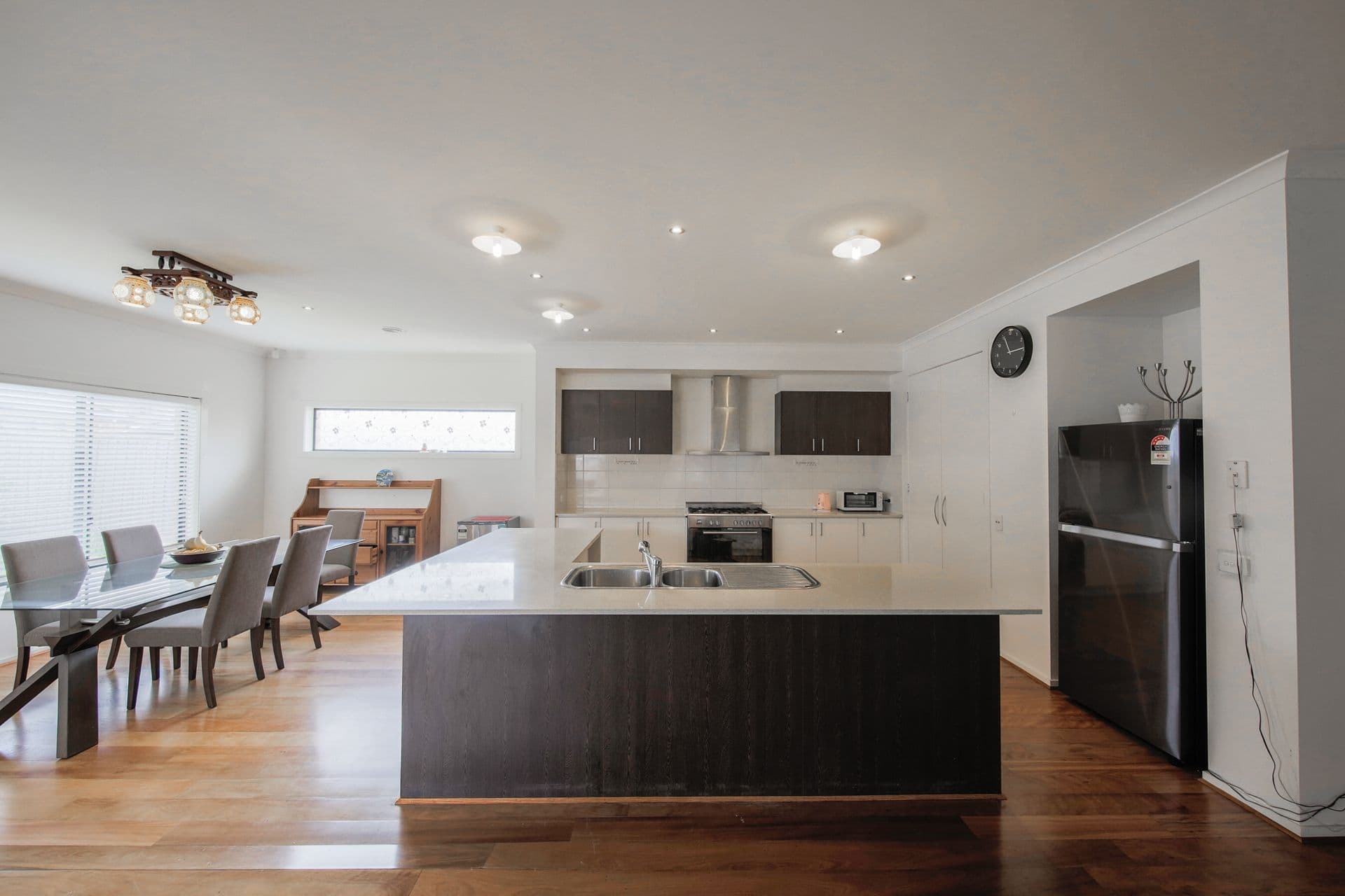 6  Tarcoola Crescent, Sanctuary Lakes, VIC, 3030, Point Cook - Thumbnail 3