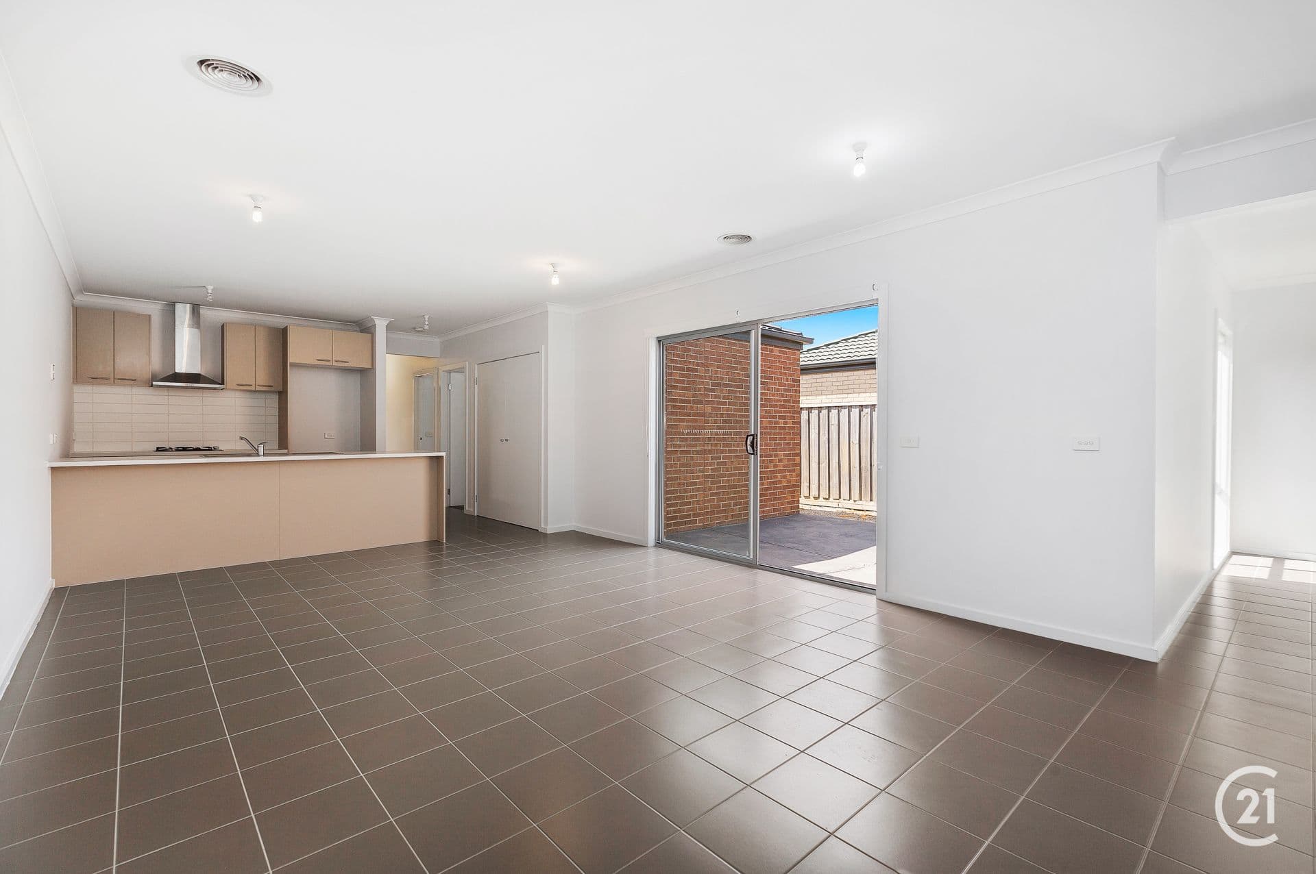 5 Beachside Crescent, Point Cook, VIC, 3030, Point Cook - Thumbnail 3