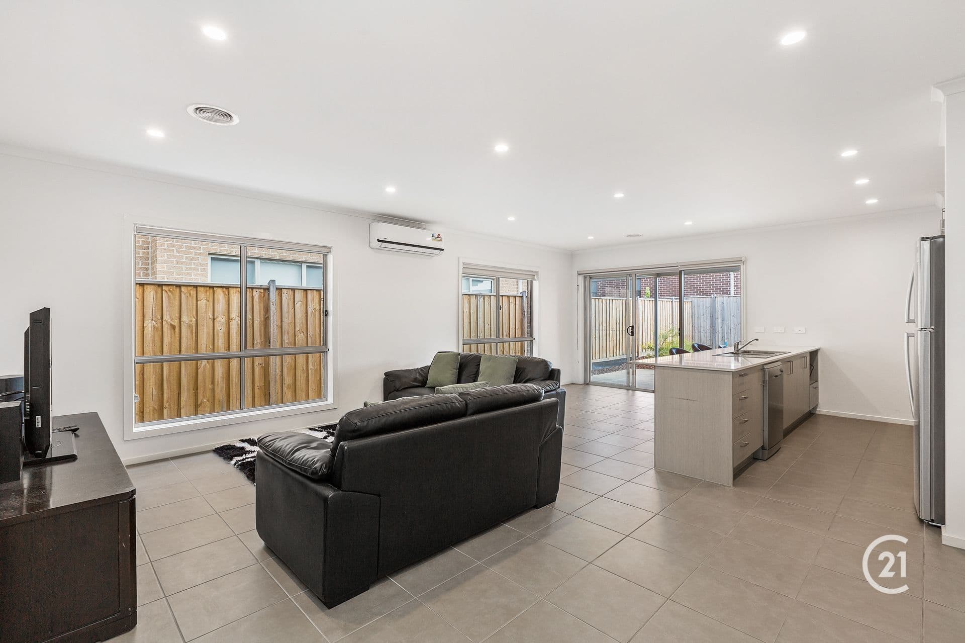 112 Grassbird Drive, Point Cook, VIC, 3030, Point Cook - Thumbnail 2