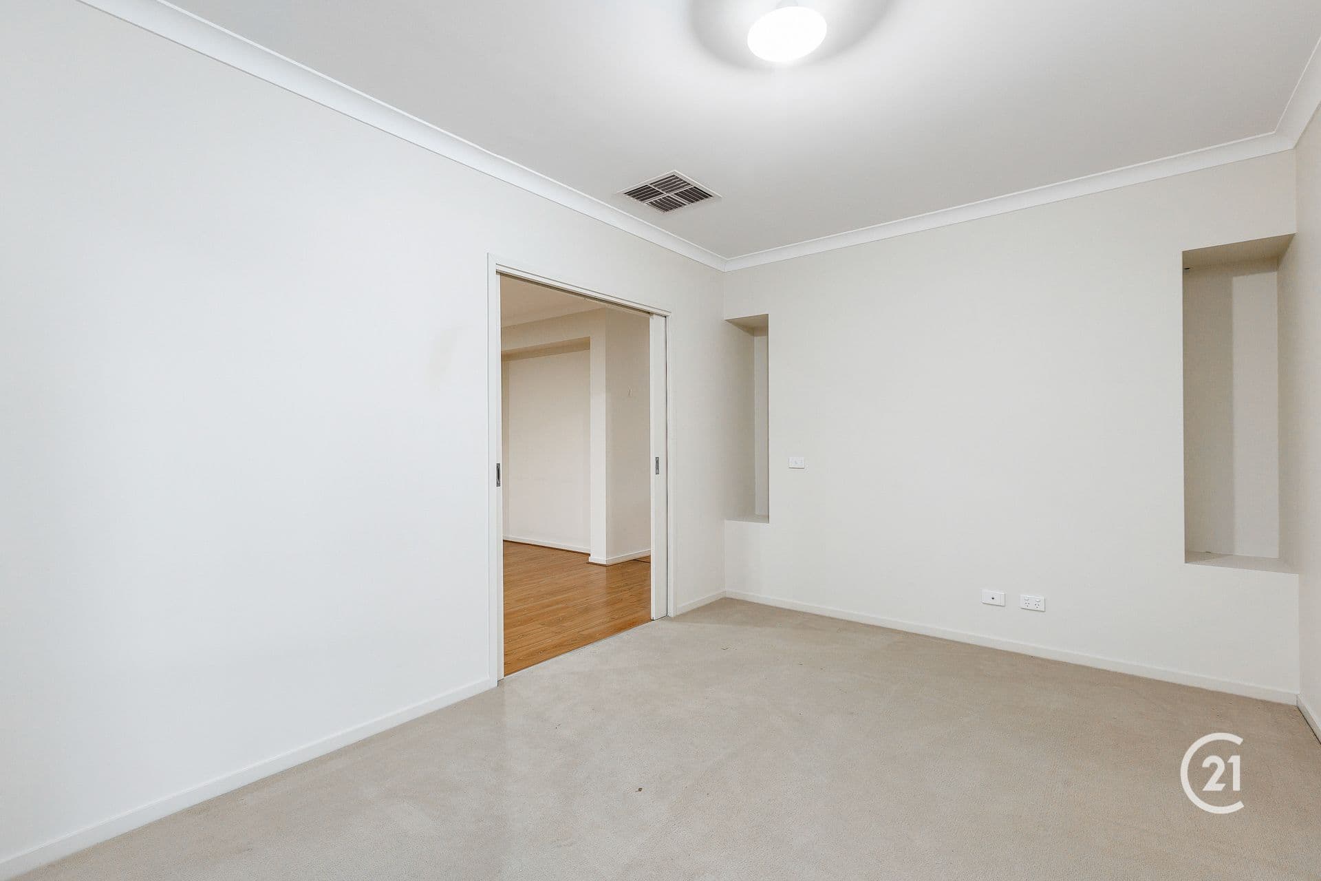 4 Foreshore Court, Sanctuary Lakes, VIC, 3030, Point Cook - Thumbnail 3