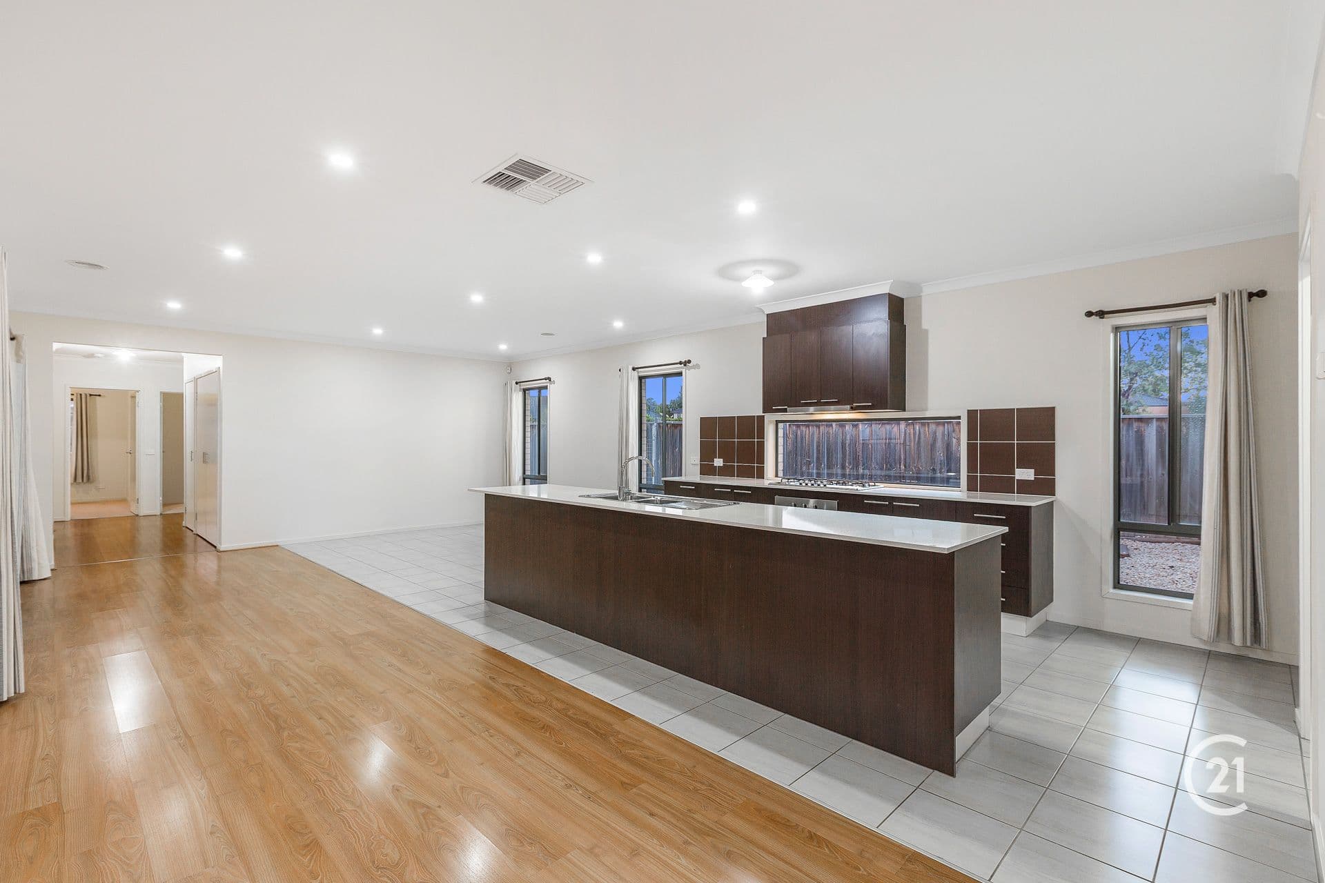 4 Foreshore Court, Sanctuary Lakes, VIC, 3030, Point Cook - Thumbnail 7