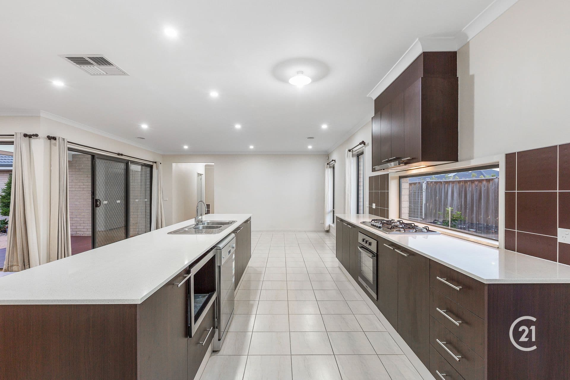 4 Foreshore Court, Sanctuary Lakes, VIC, 3030, Point Cook - Thumbnail 8