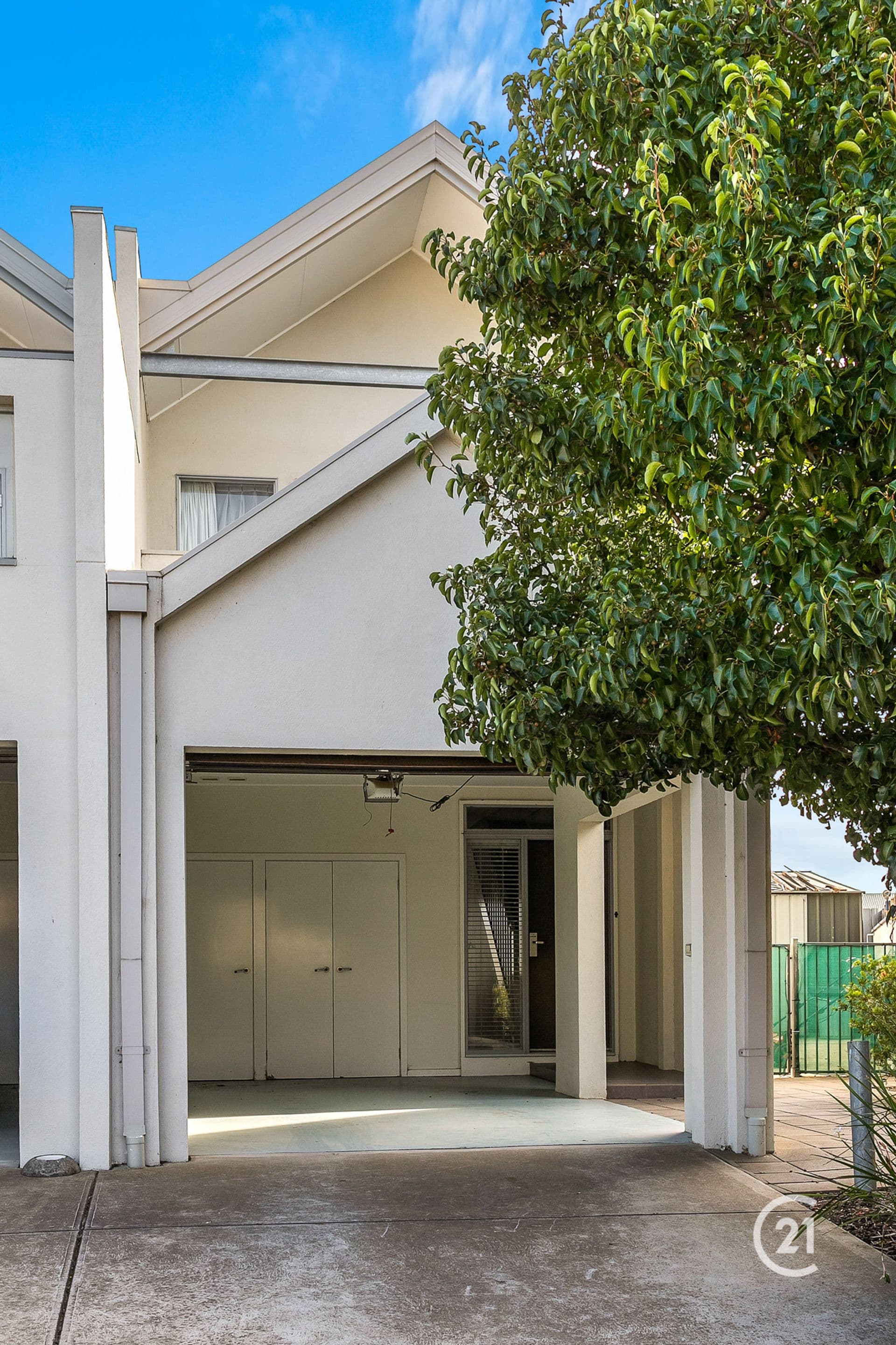 10/9 Greg Norman Drive, Sanctuary Lakes, VIC, 3030, Sanctuary Lakes - Thumbnail 2